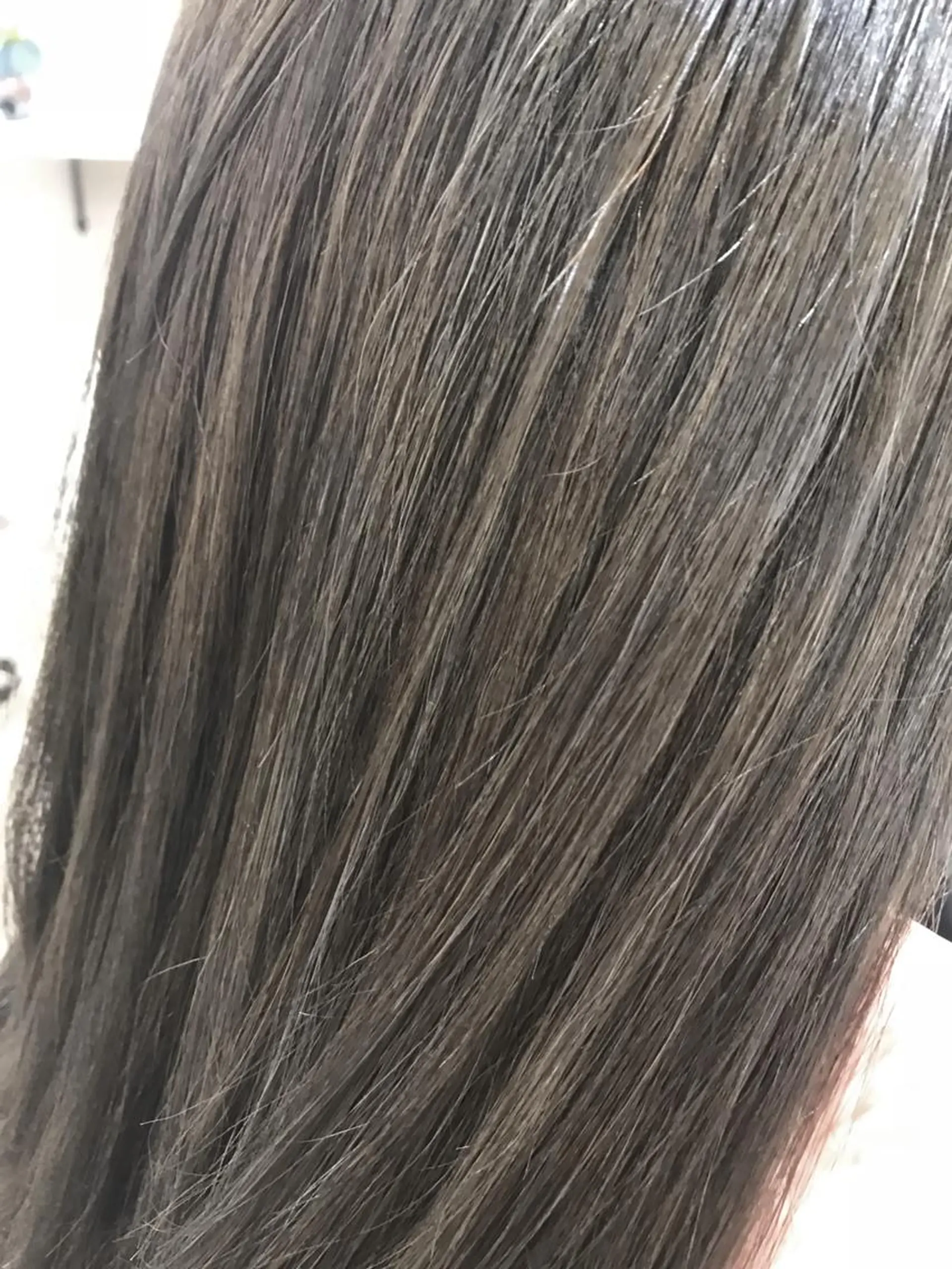 ロング カラー 嶋村夏実🌼レイヤー 🌸白髪ぼかしのヘアスタイル