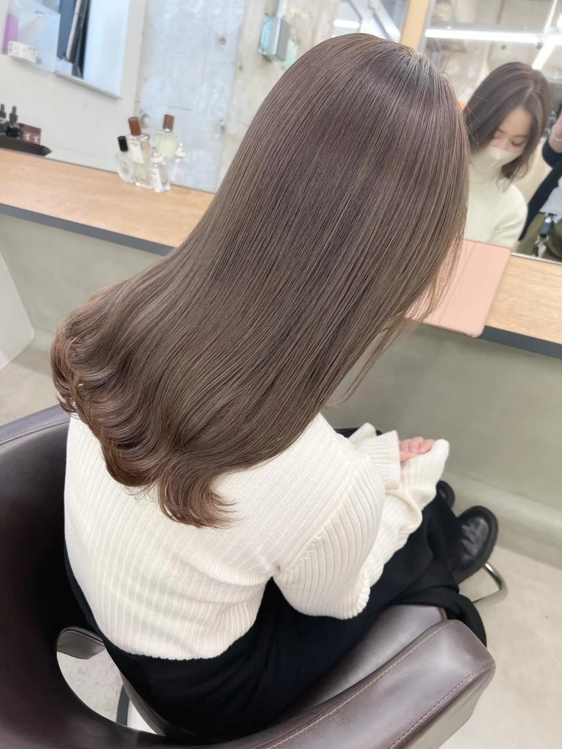 ロング ヘアアレンジ パーマ カラー アディクシーカラー ベージュカラー ブリーチ ケアカラー 透明感カラー カット ヘアカラー トリートメント ヘアケア特化型サロン newi 梅田のヘアスタイル