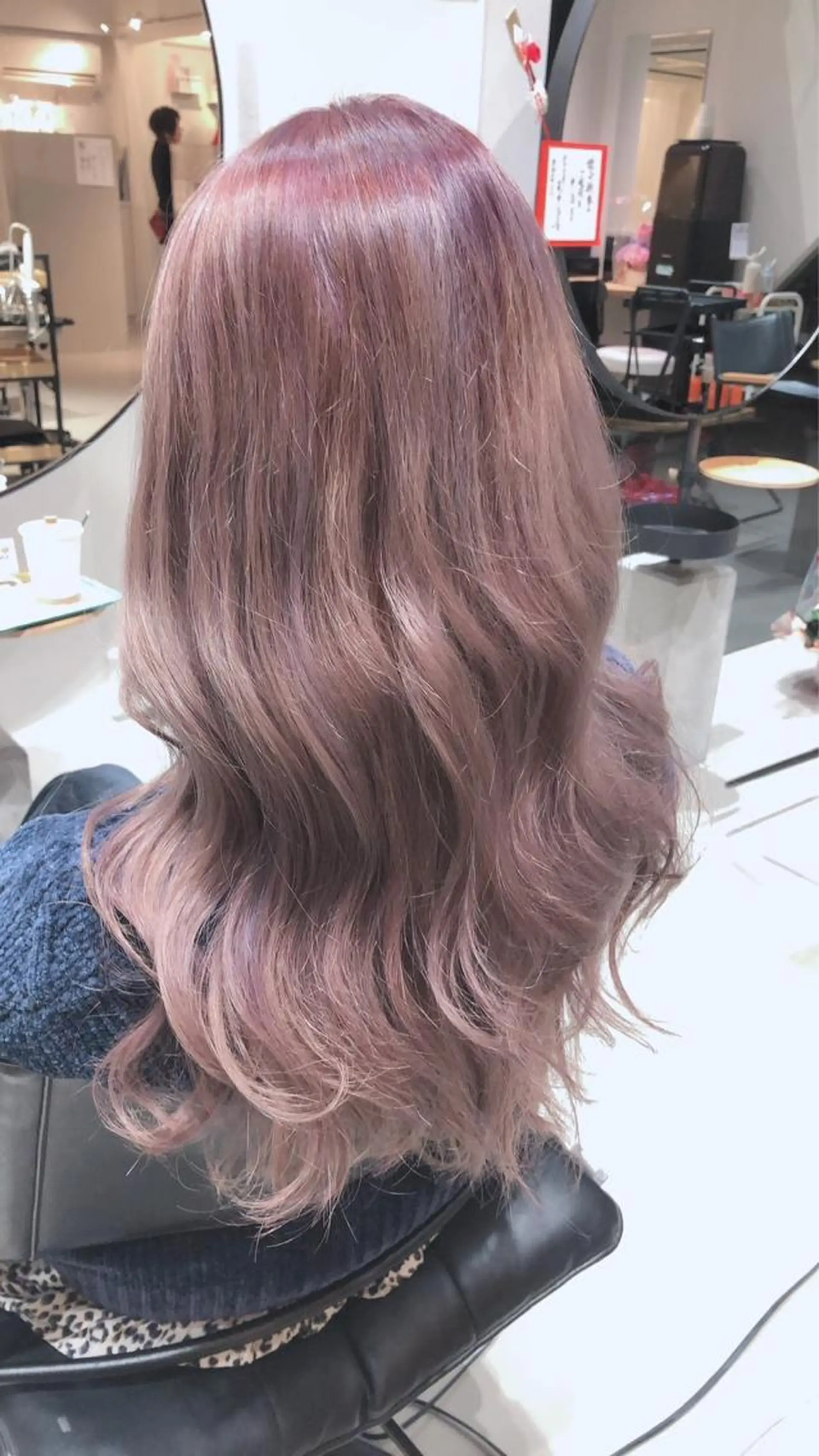 ロング カラー ブリーチ カット ヘアカラー APREKO SAYAKAのヘアスタイル