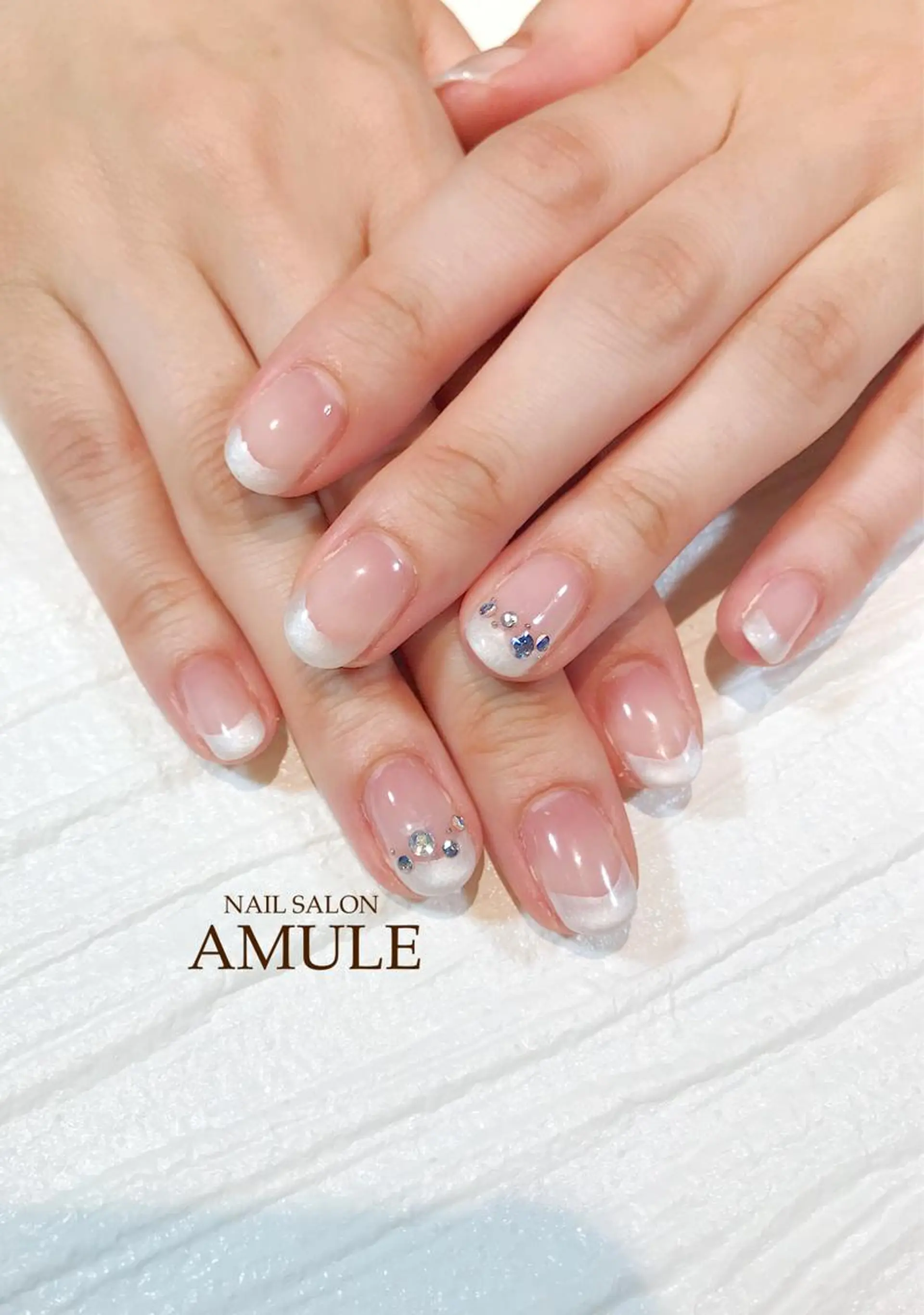 ネイル フレンチネイル ストーンネイル NAILSALON AMULEのネイルデザイン