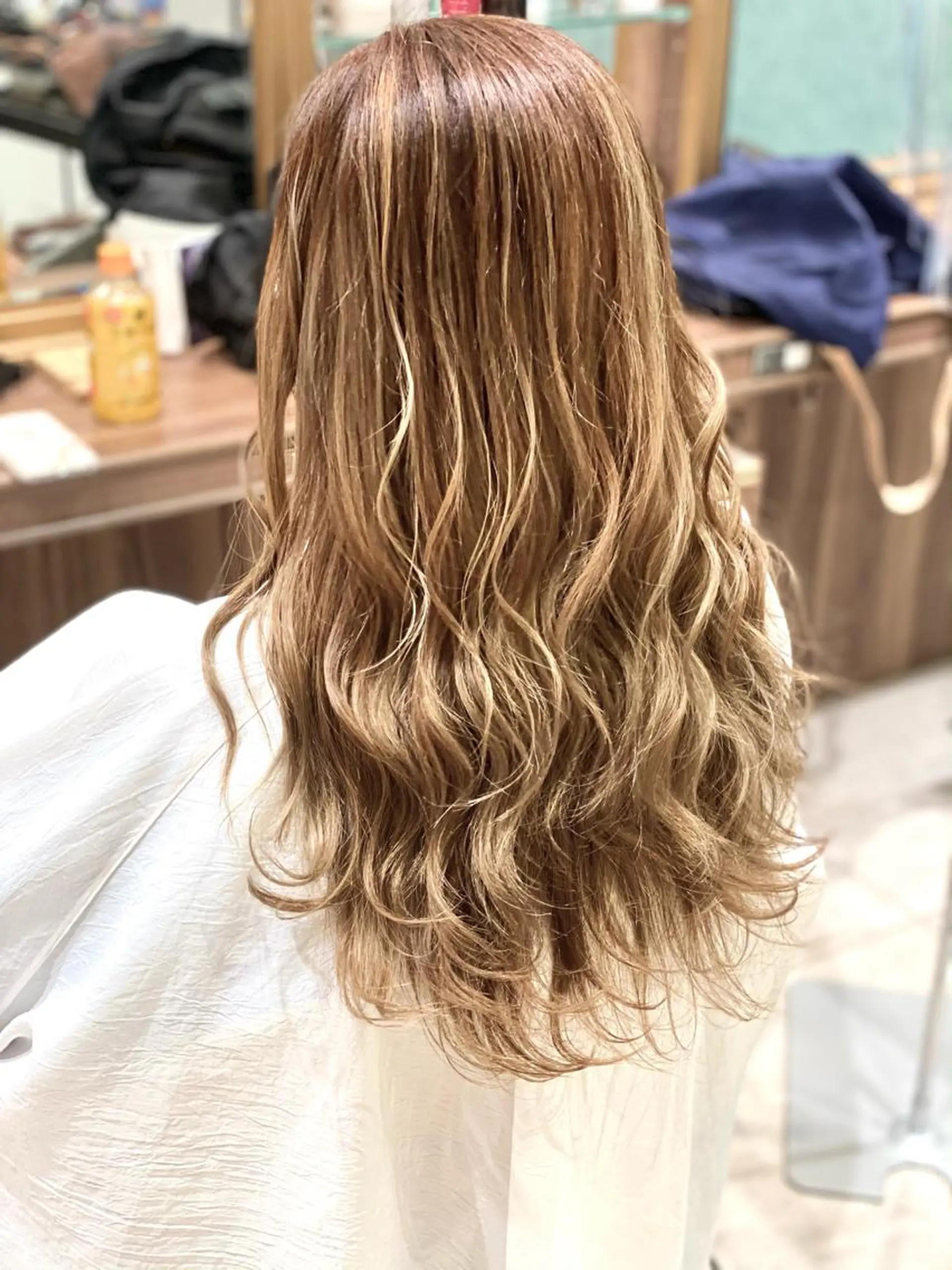 ロング カラー ベージュカラー ハイライトカラー ハイライト 💎大人ハイライト 💎上杉一也💎のヘアスタイル