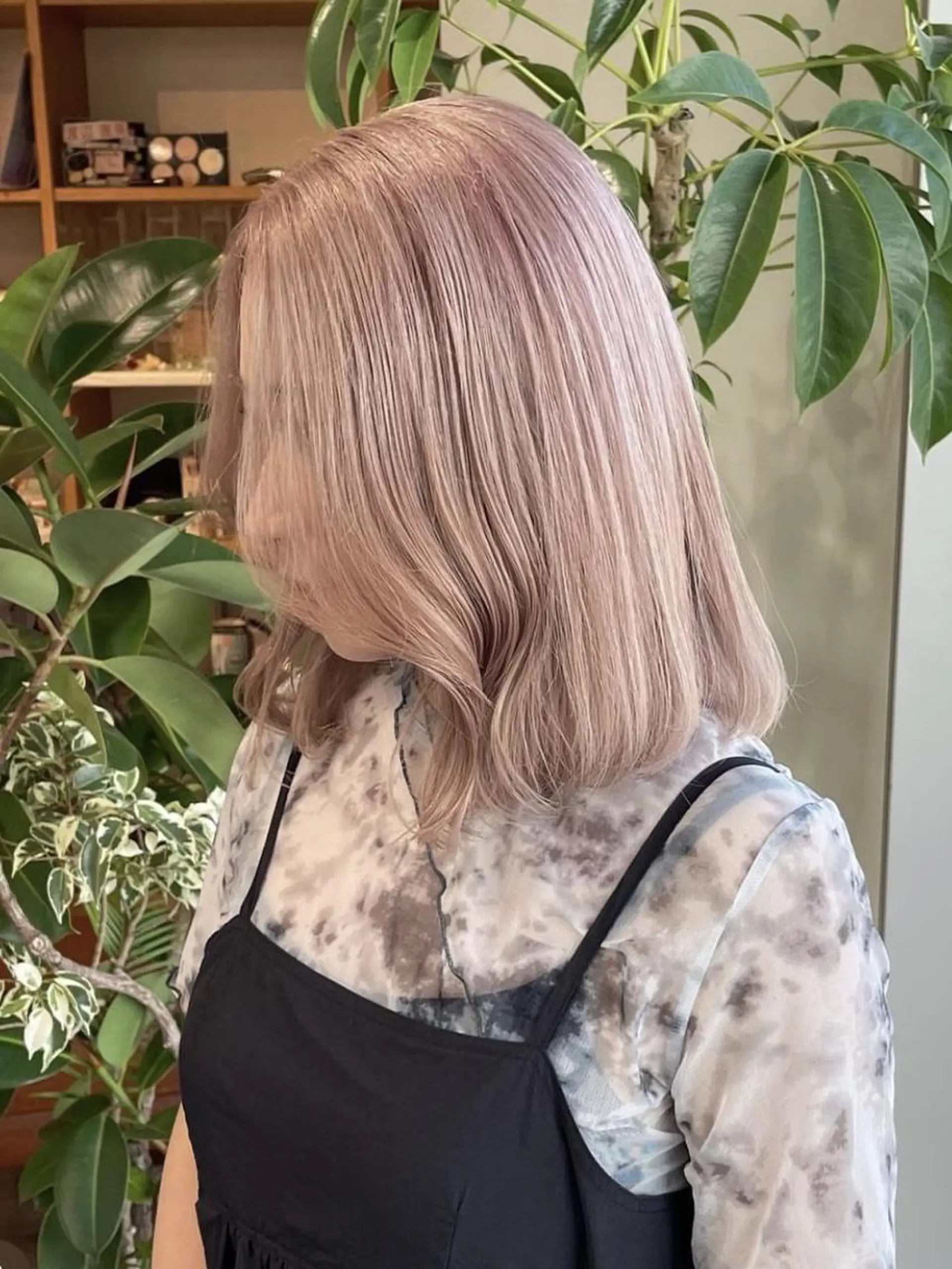 セミロング ヘアアレンジ キッズ カラー パーマ メンズ ショートボブ メンズバレイヤージュ メンズブリーチ メンズハイライト メンズハイトーン カラー特化サロン Eir心斎橋のヘアスタイル