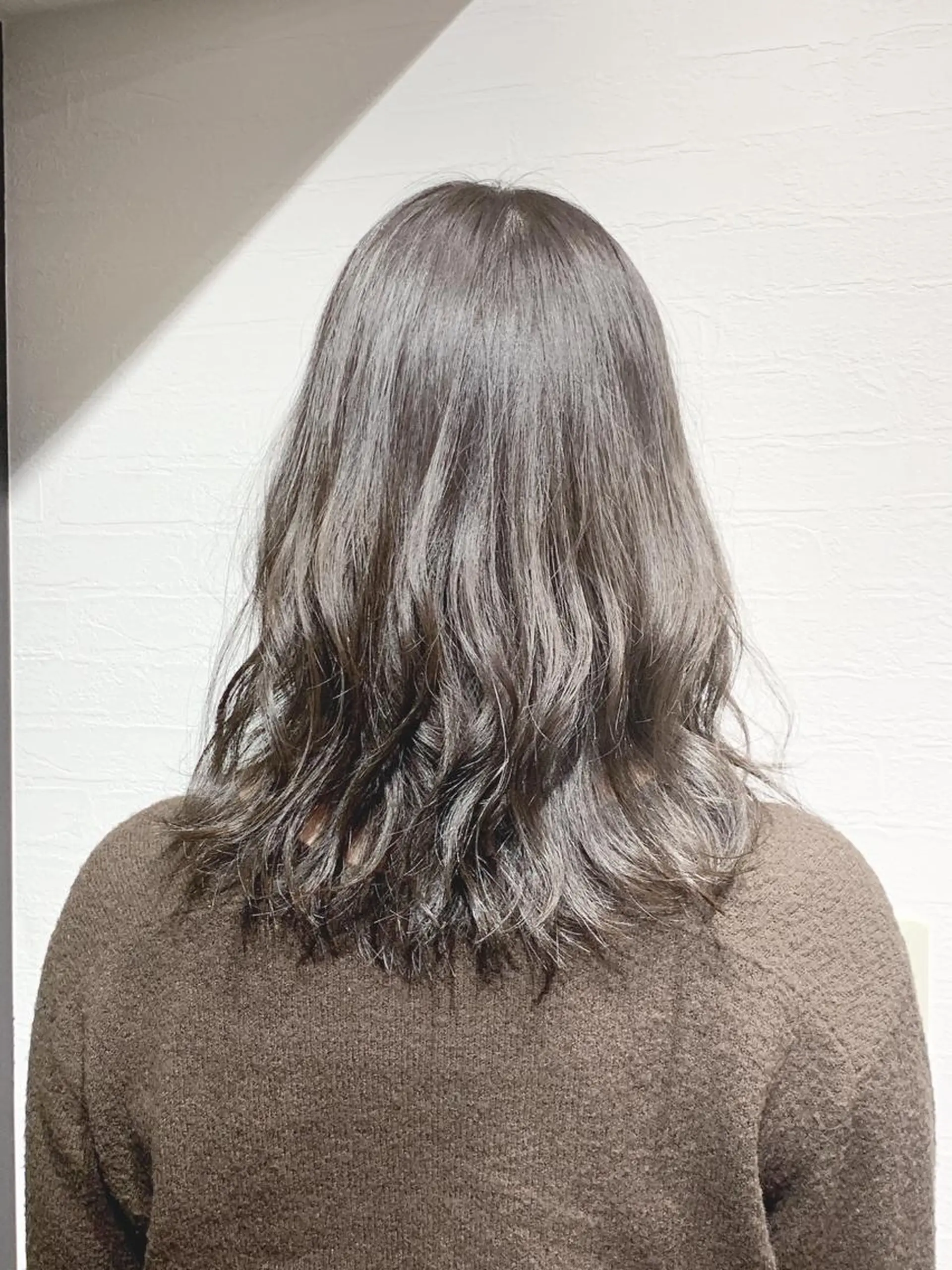 セミロング カラー 渋谷宮益坂 omoのヘアスタイル