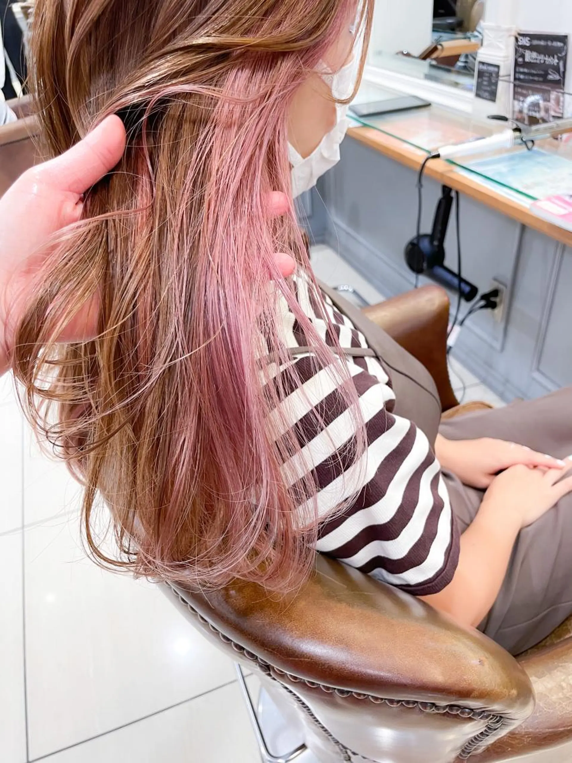 ロング カラー インナーカラー ピンクカラー ヘアカラー ✨カラー支持No.1 🧸ワキ カナコ🧸のヘアスタイル