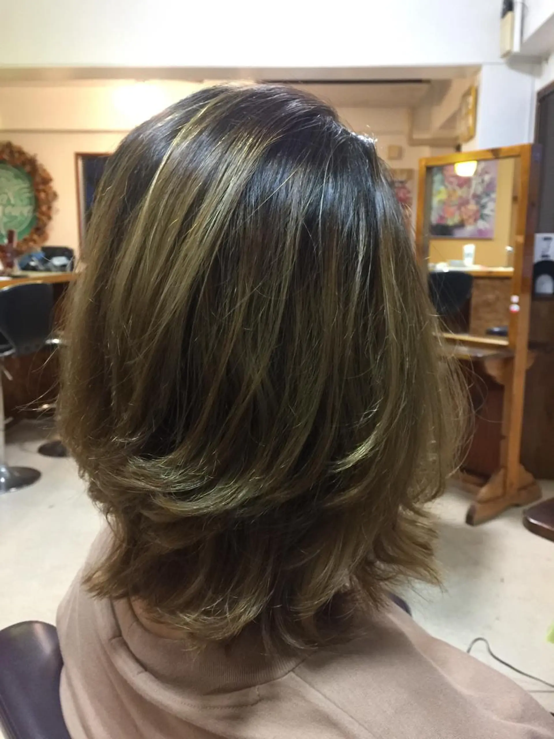 セミロング カラー カット ヘアカラー トリートメント 嘉手納美容室 ルアナエヴァのヘアスタイル