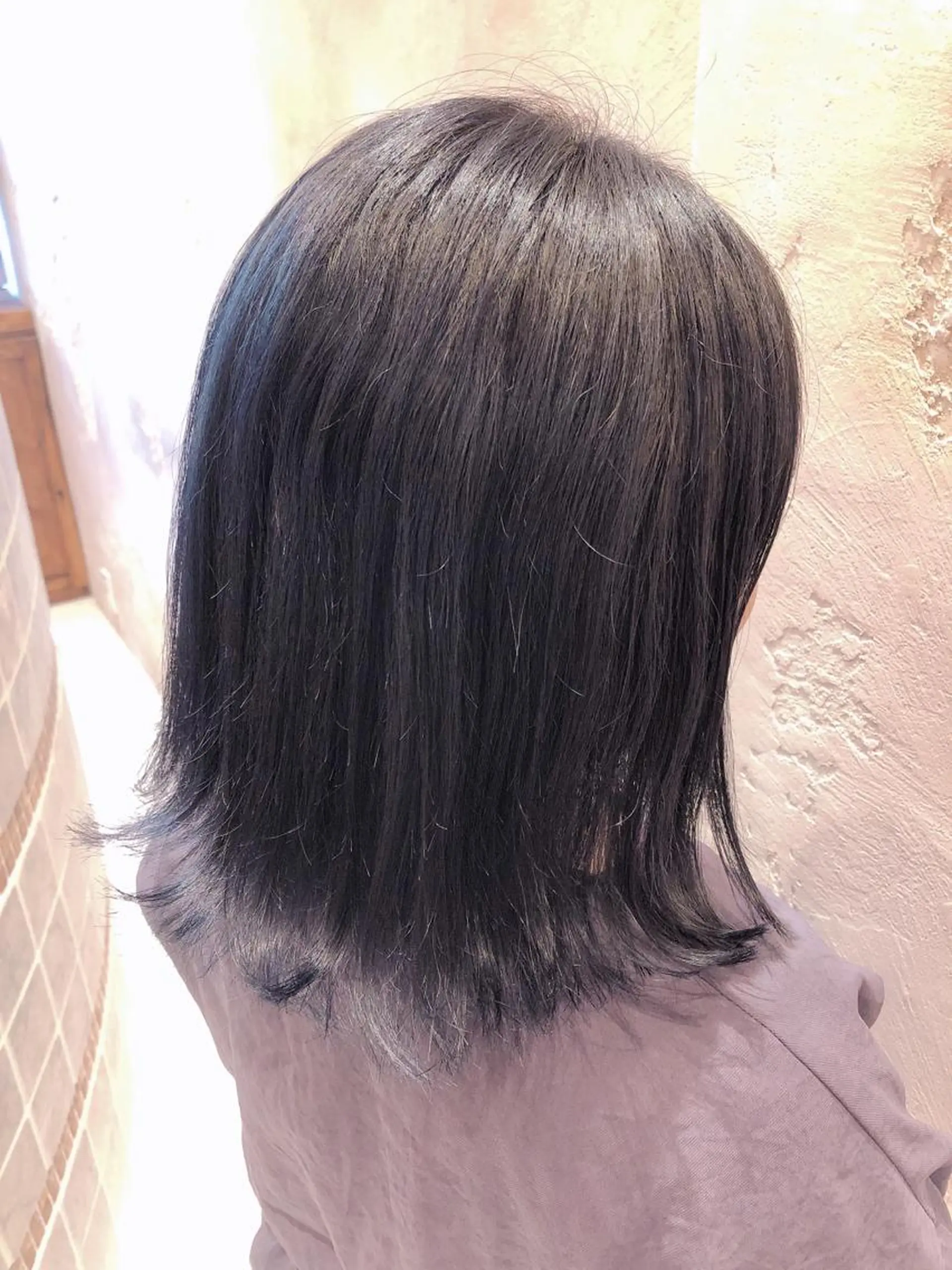 ミディアム アッシュ 外ハネヘア カット ヘアカラー トリートメント 代表山口ひな 髪質改善のプロのヘアスタイル