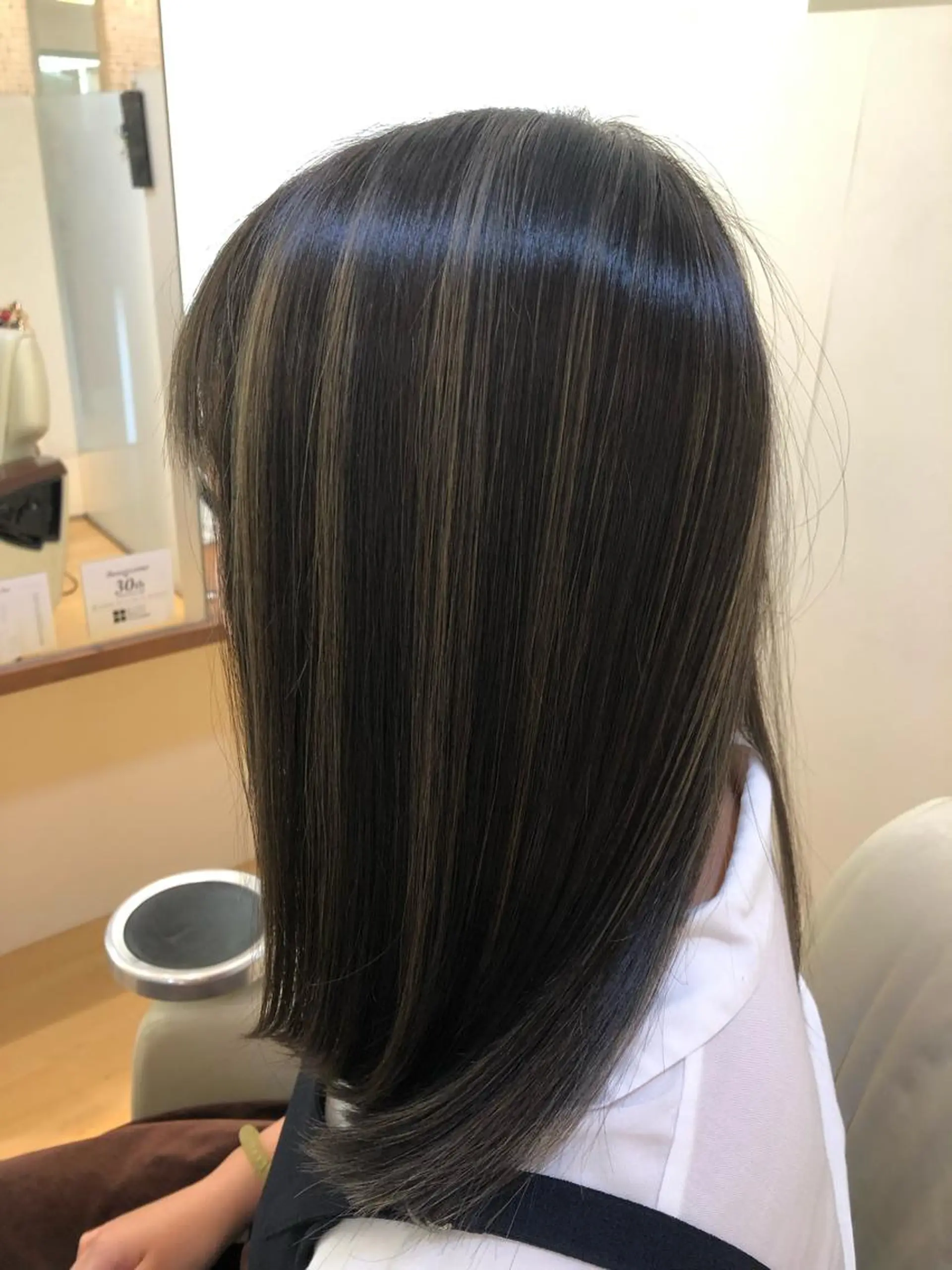 セミロング ハイライト ヘアカラー 山岡 徹也のヘアスタイル