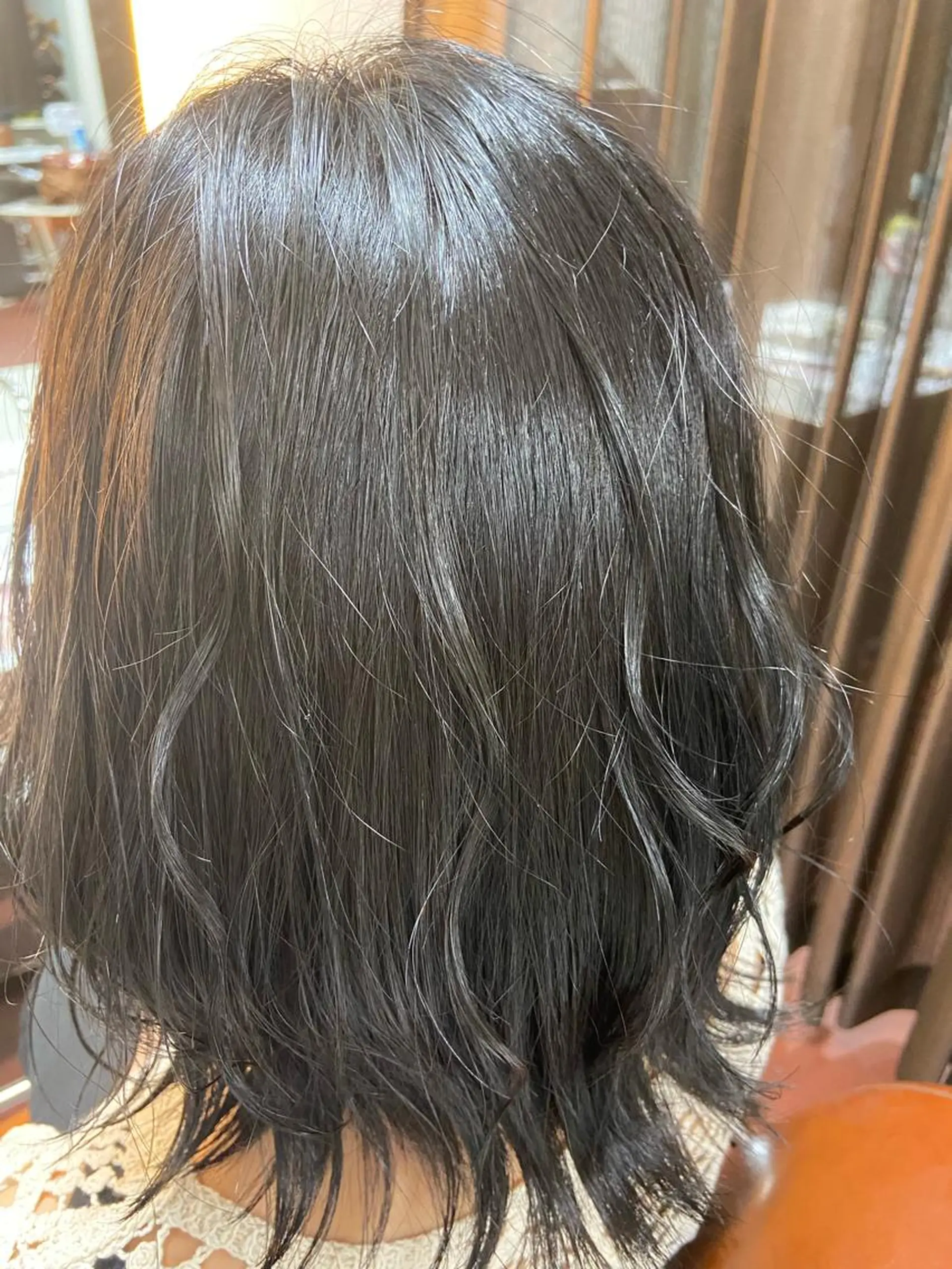 セミロング 瀧下 唯のヘアスタイル
