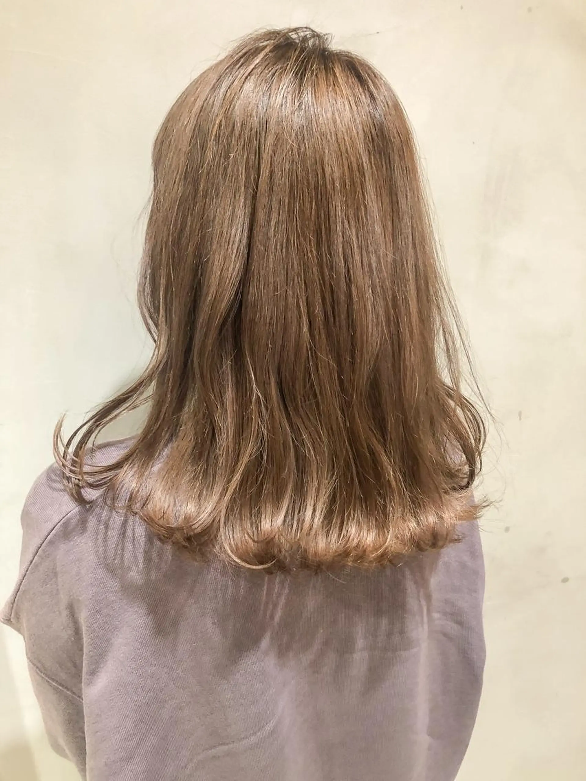 セミロング カラー ベージュカラー ミルクティーベージュ 圧倒的透明感カラー nana🦕のヘアスタイル