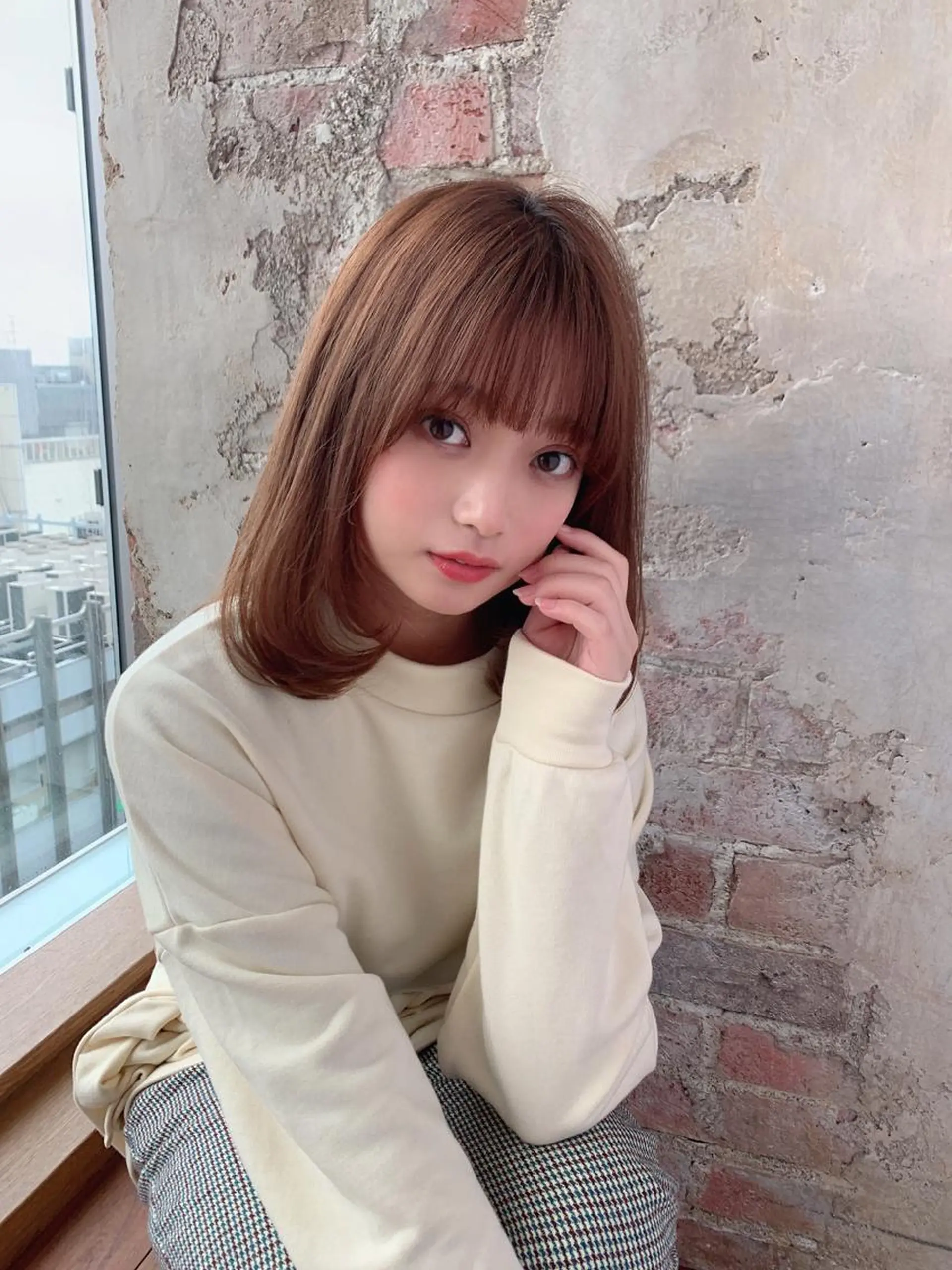 ミディアム パーマ くびれヘア ハイライト 髪質改善 レイヤーカット カット 縮毛矯正 トリートメント 新宿✨顔周りカット 韓国ヘア/坂本亜裟海のヘアスタイル