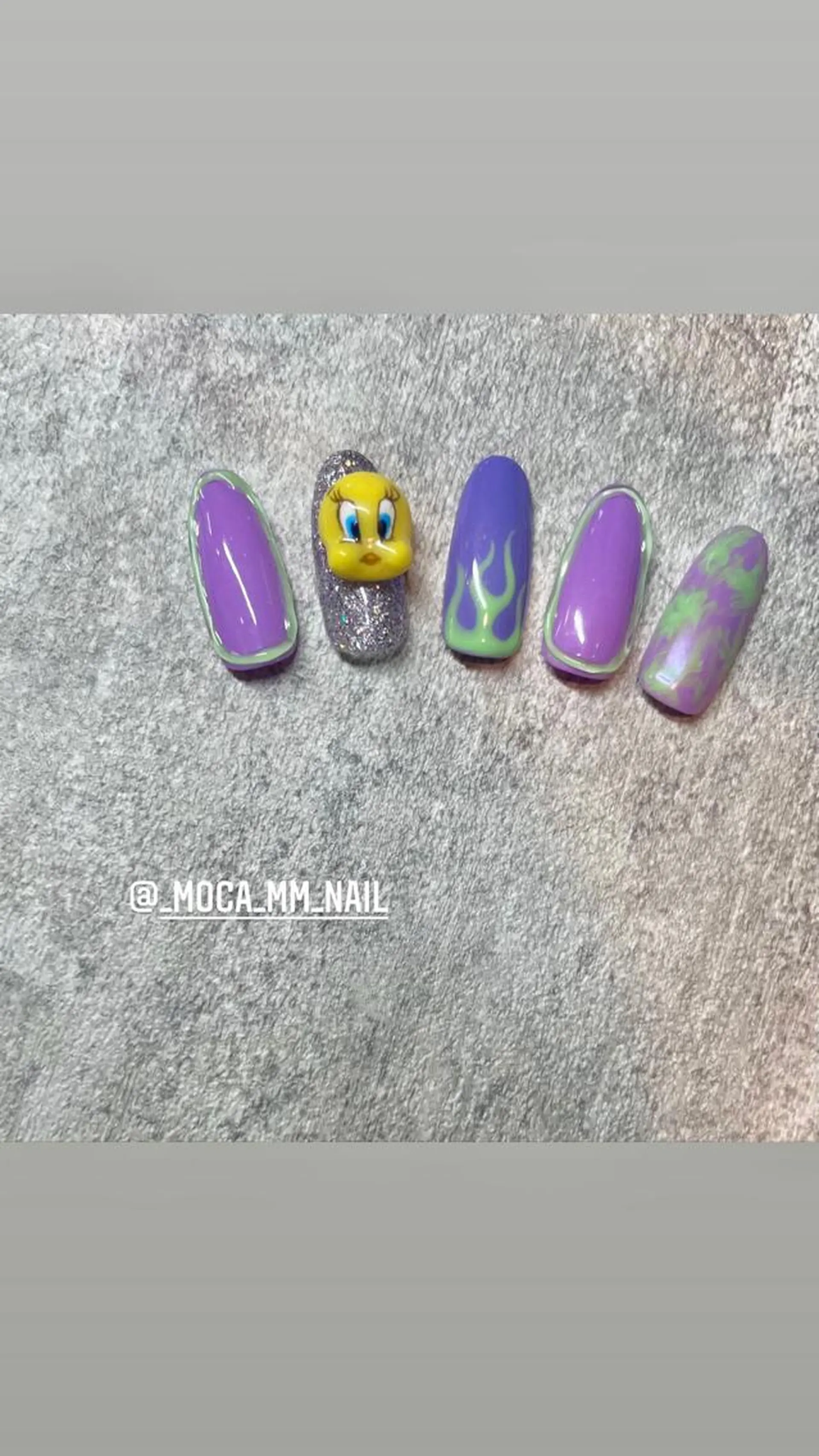 ネイル moca心斎橋所属・˚✧⁺⭐︎༚moca miyuu⁎⁺˳✧༚のネイルデザイン
