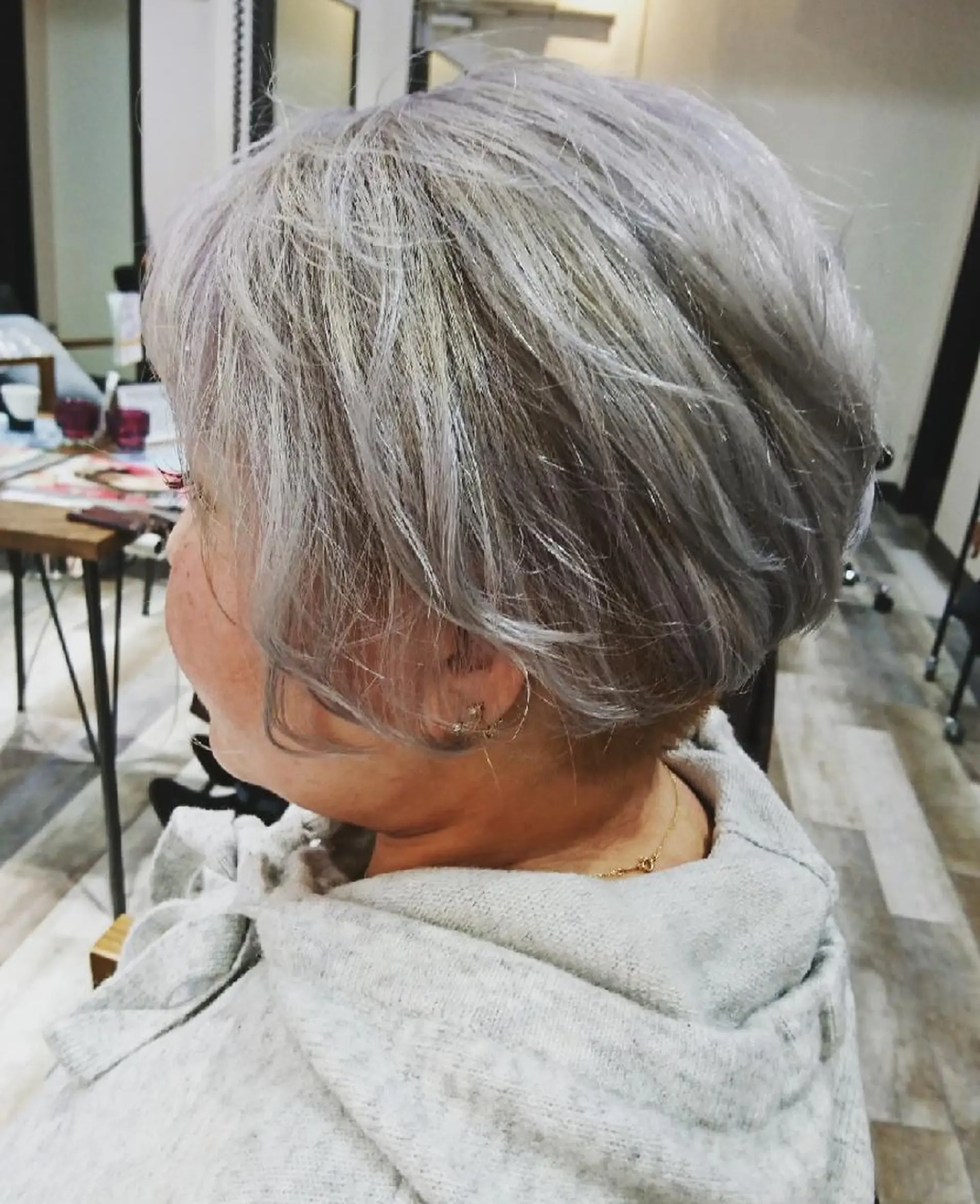 ショート カラー シルバー ホワイトシルバー ACROあべの店所属・艶カラー/インナー /グラデ/大西小百合のヘアスタイル