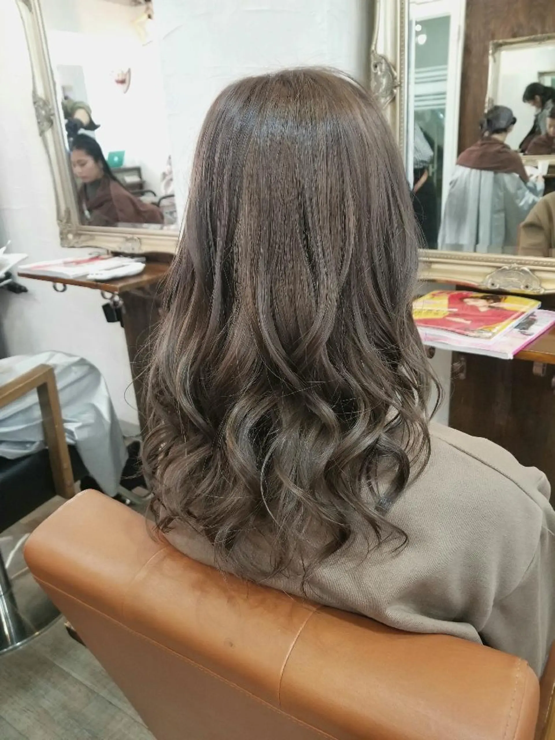 セミロング カラー カット ヘアカラー トリートメント bathair  所属・bathair 持田侑祐のヘアスタイル