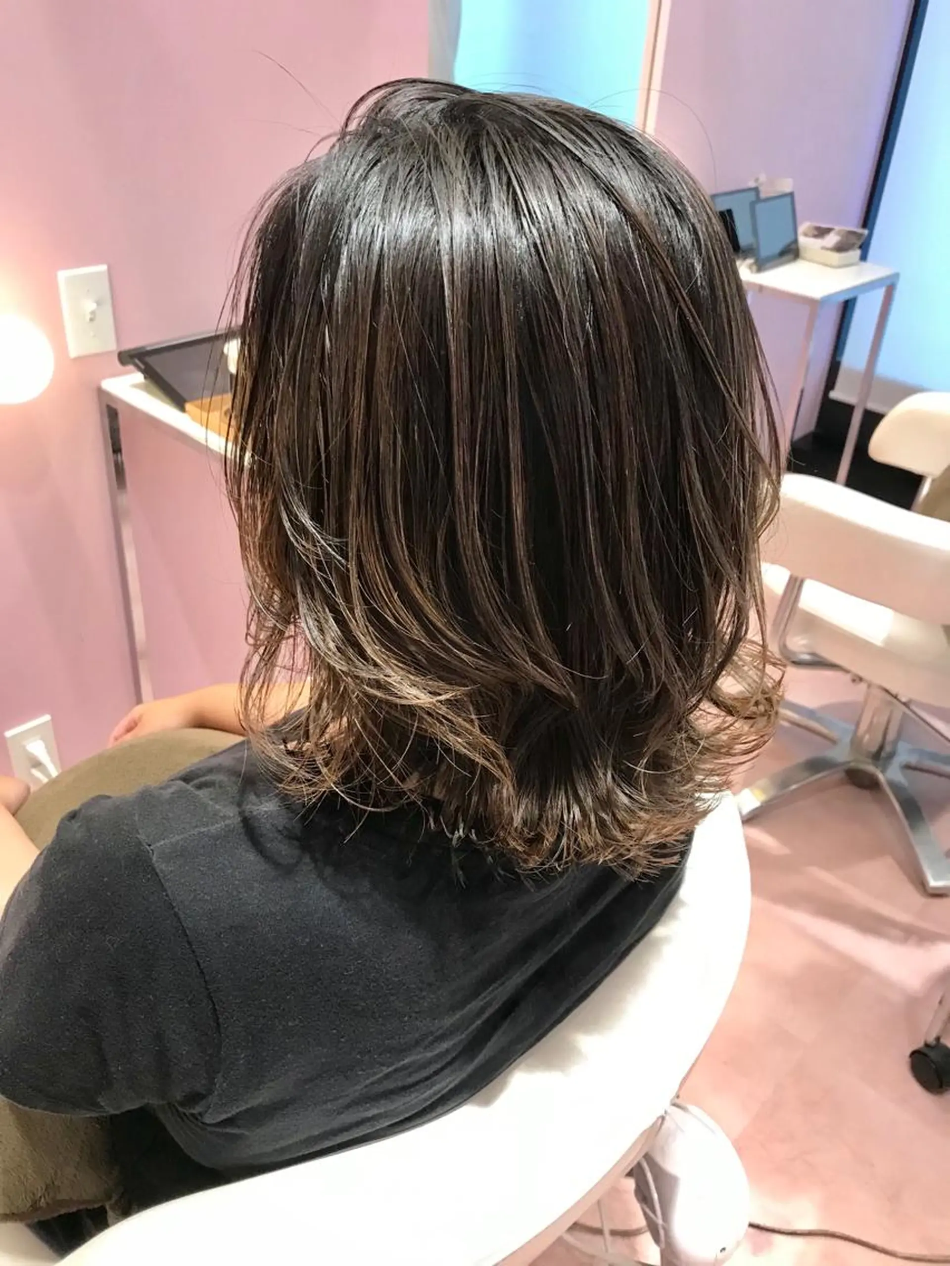 ミディアム ハイライト カット ヘアカラー トリートメント 所渉/韓国レイヤー /ウルフカットのヘアスタイル