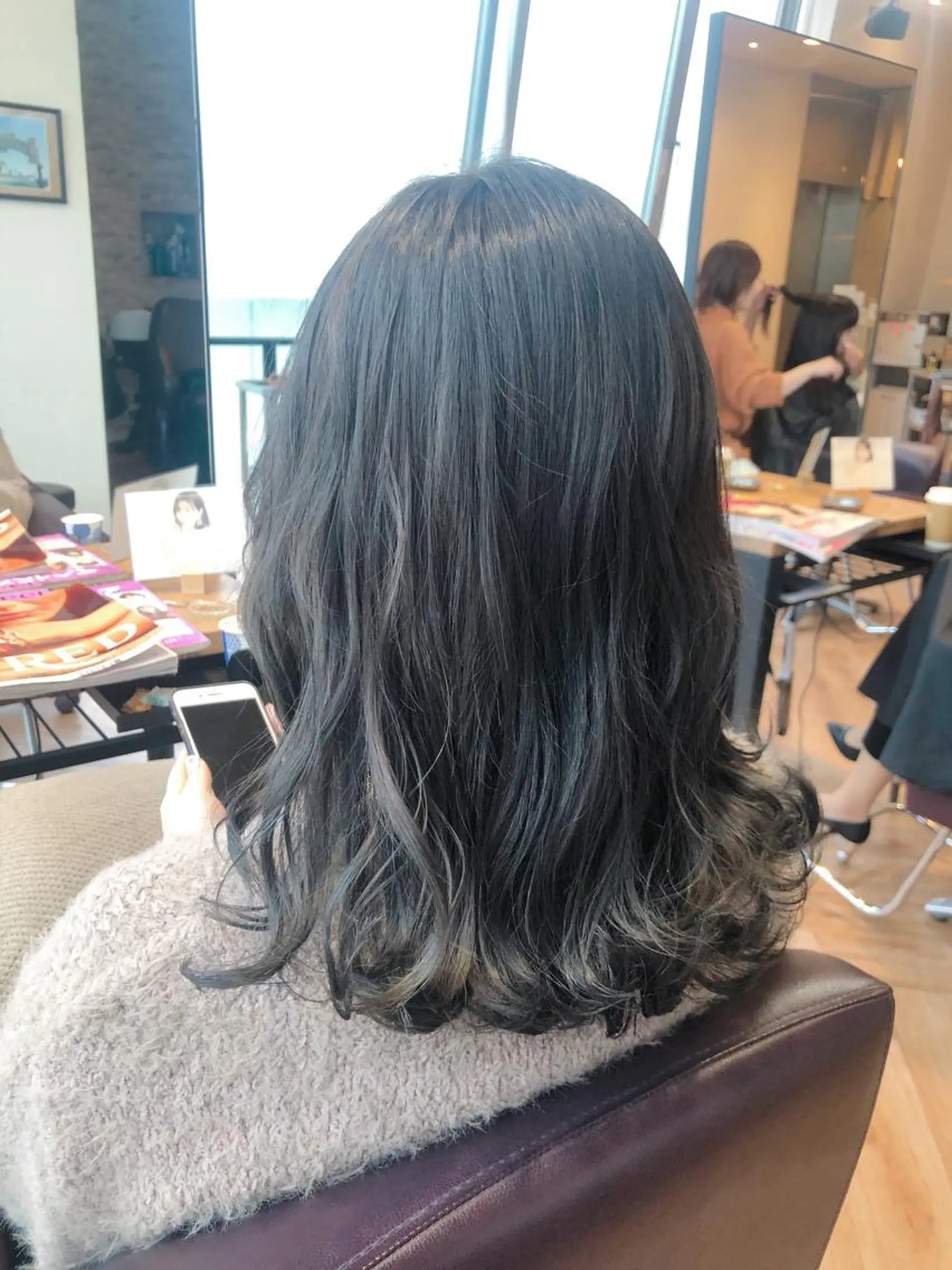 ミディアム カラー 韓国ヘア顔周りカット 艶髪ベージュtamaのヘアスタイル
