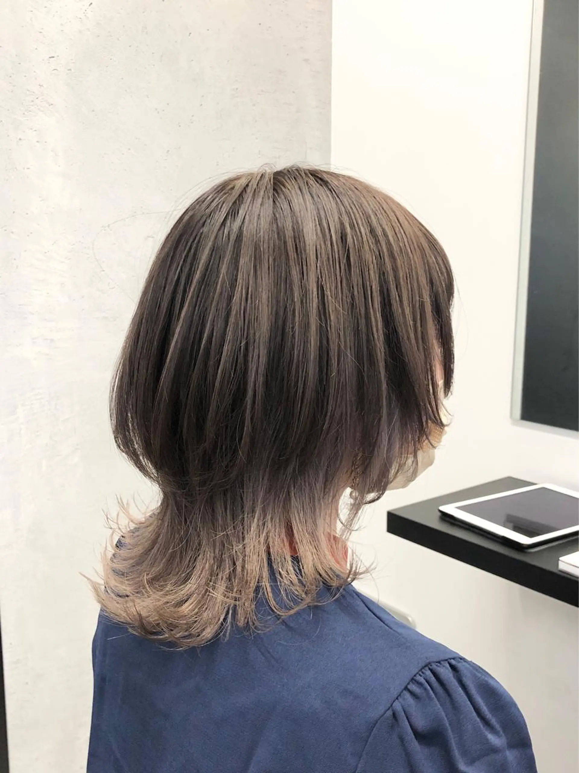 ミディアム カラー ヘアアレンジ ｲﾝﾅｰｶﾗｰ屋さん 🫧伊藤拓実のヘアスタイル