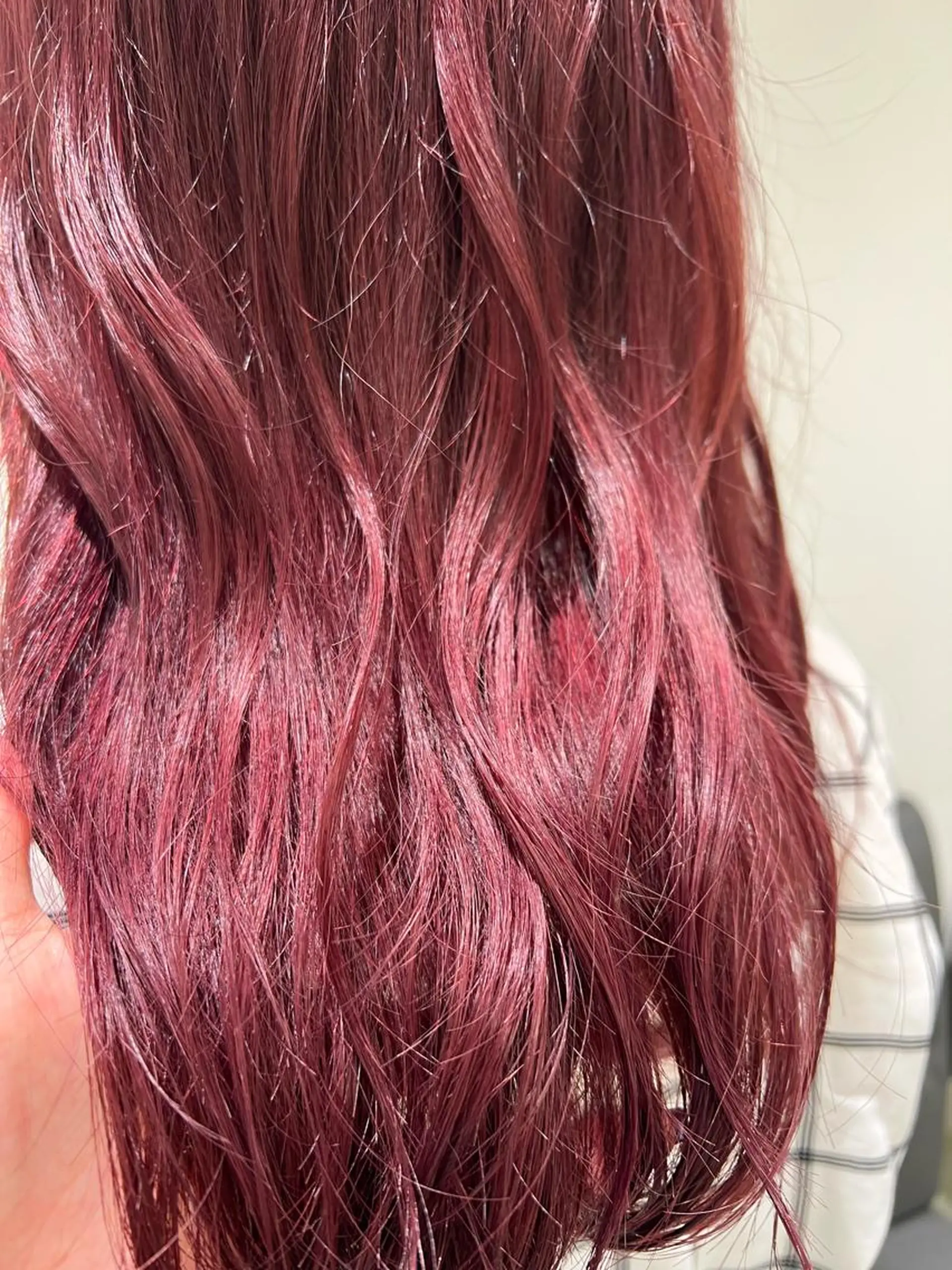 セミロング カラー ブリーチ ピンクカラー 【暖色カラー特化】 中山由梨のヘアスタイル