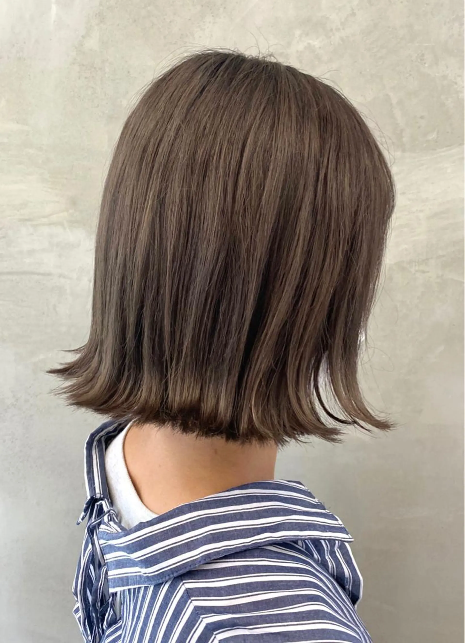 ショート カラー 透明感カラー ダブルカラー グレージュ シルバー シルバーグレージュ ヘアカラー トリートメント 🫧透明感カラー🫧 OIKAWAのヘアスタイル