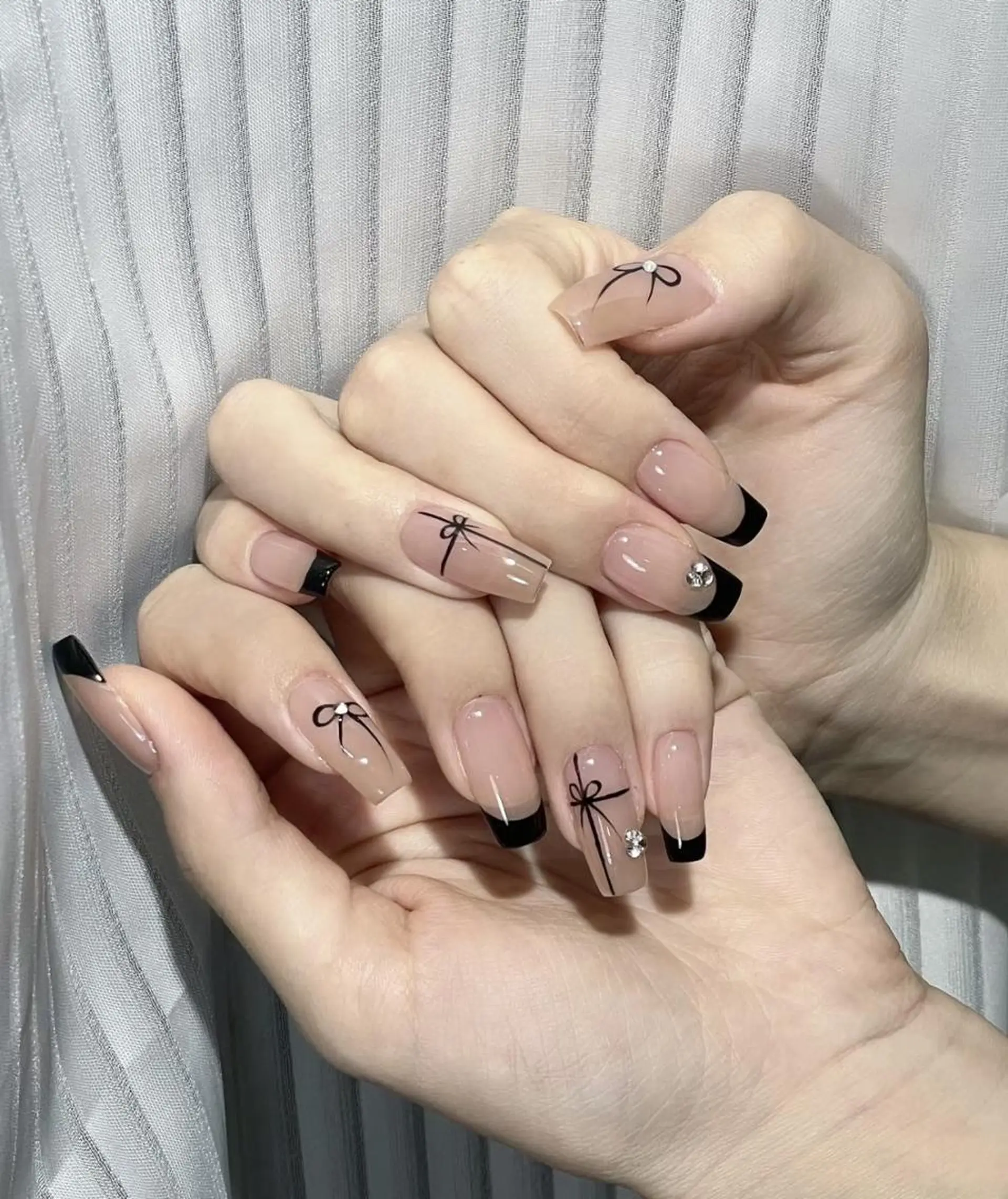 ネイル ハンドネイル 🎀 Ayaka_nailのネイルデザイン