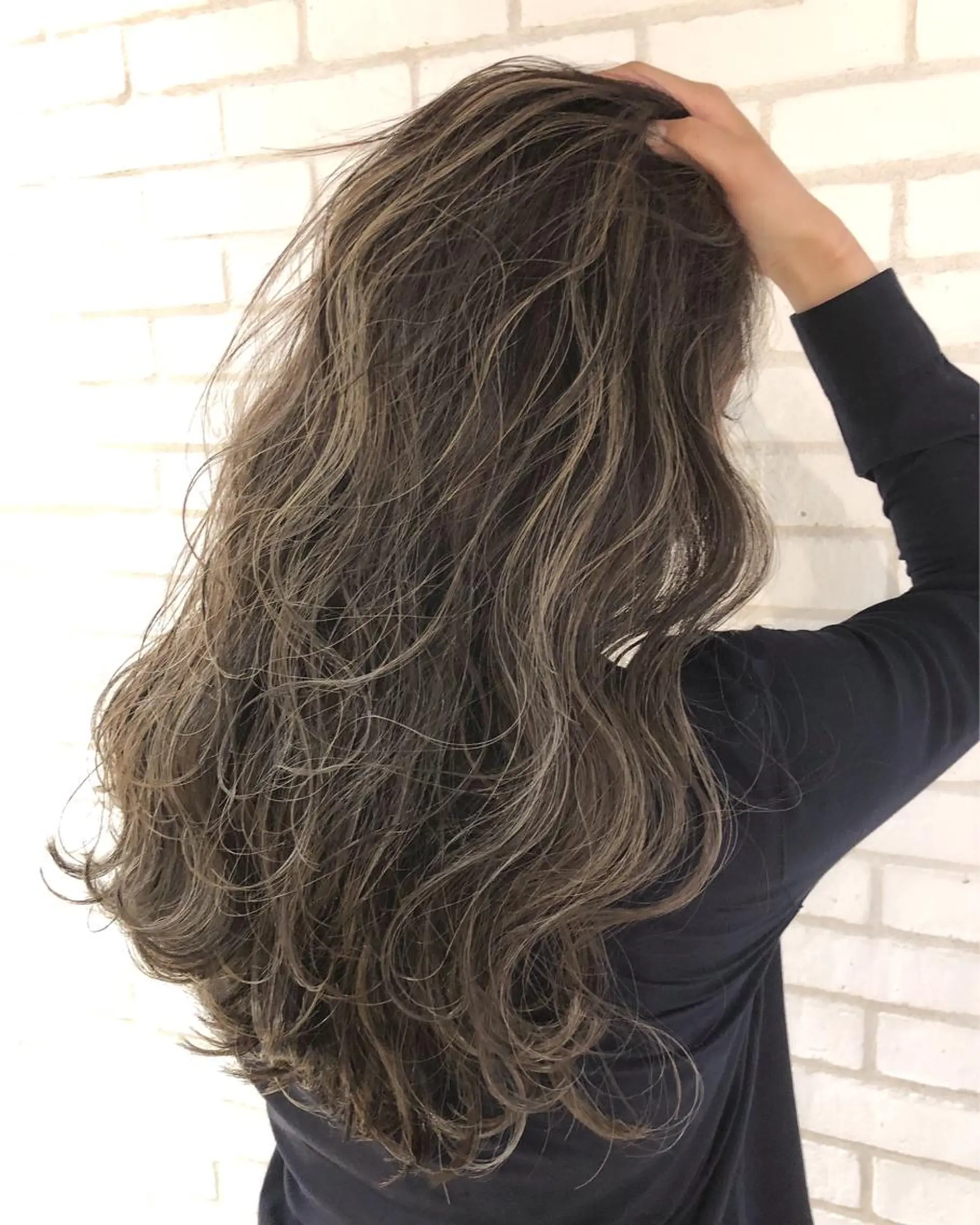 カラー ハイライトカラー she2.shinjuku所属・takumi Hのヘアスタイル