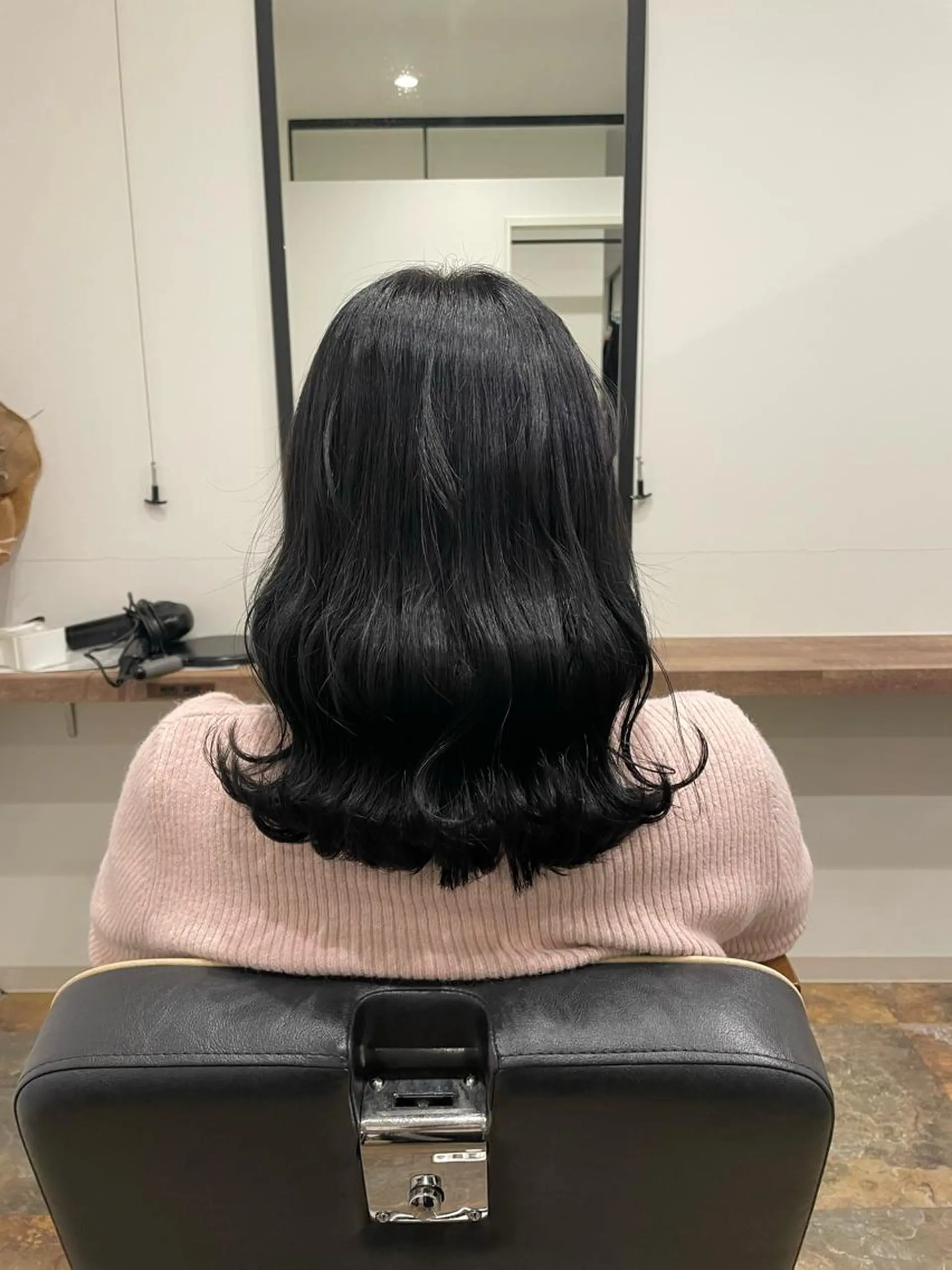 セミロング ヘアカラー CHESS所属・星 優南のヘアスタイル