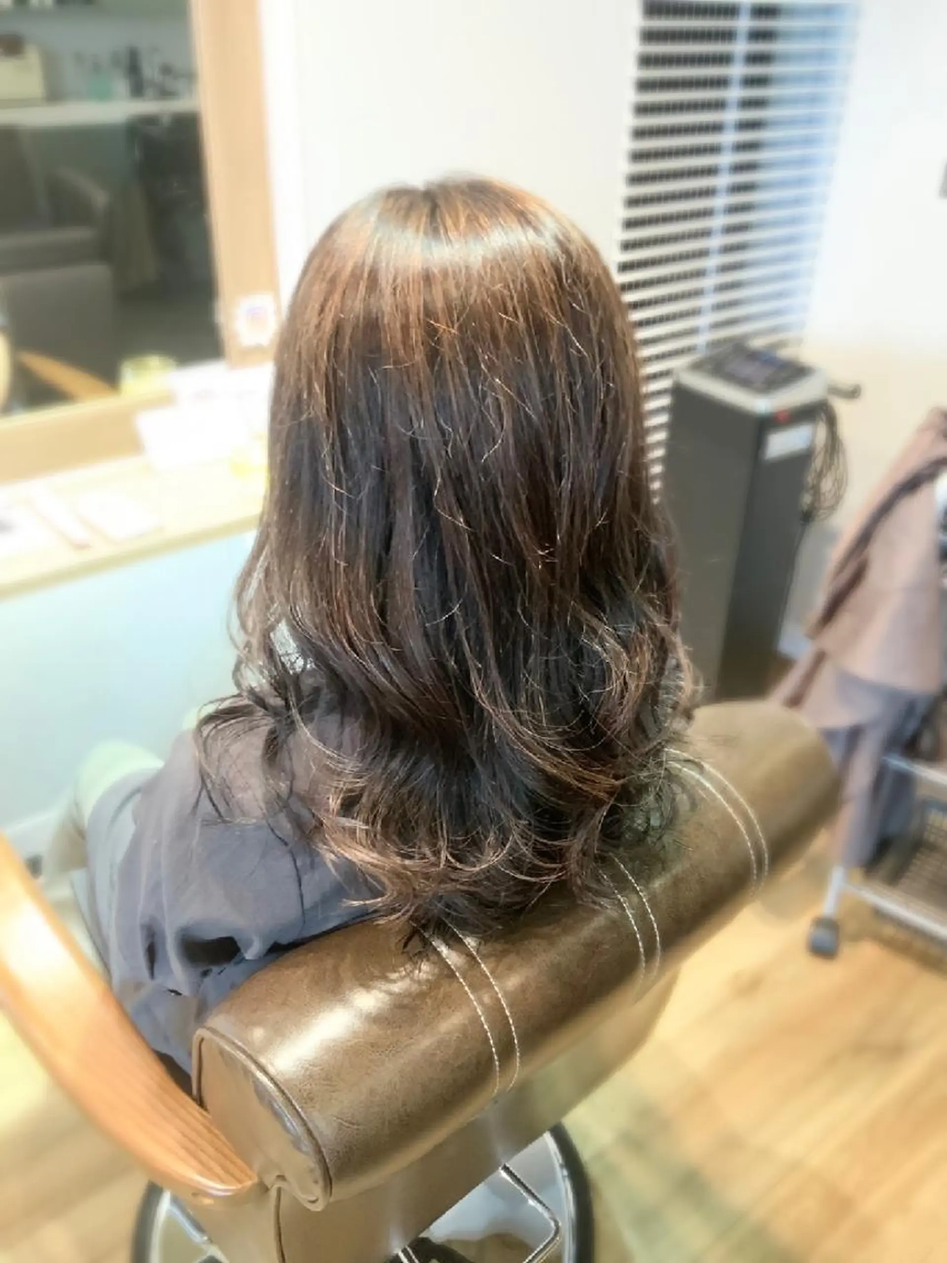 カラー ハイライトカラー ヘアカラー トリートメント 堀 望美のヘアスタイル