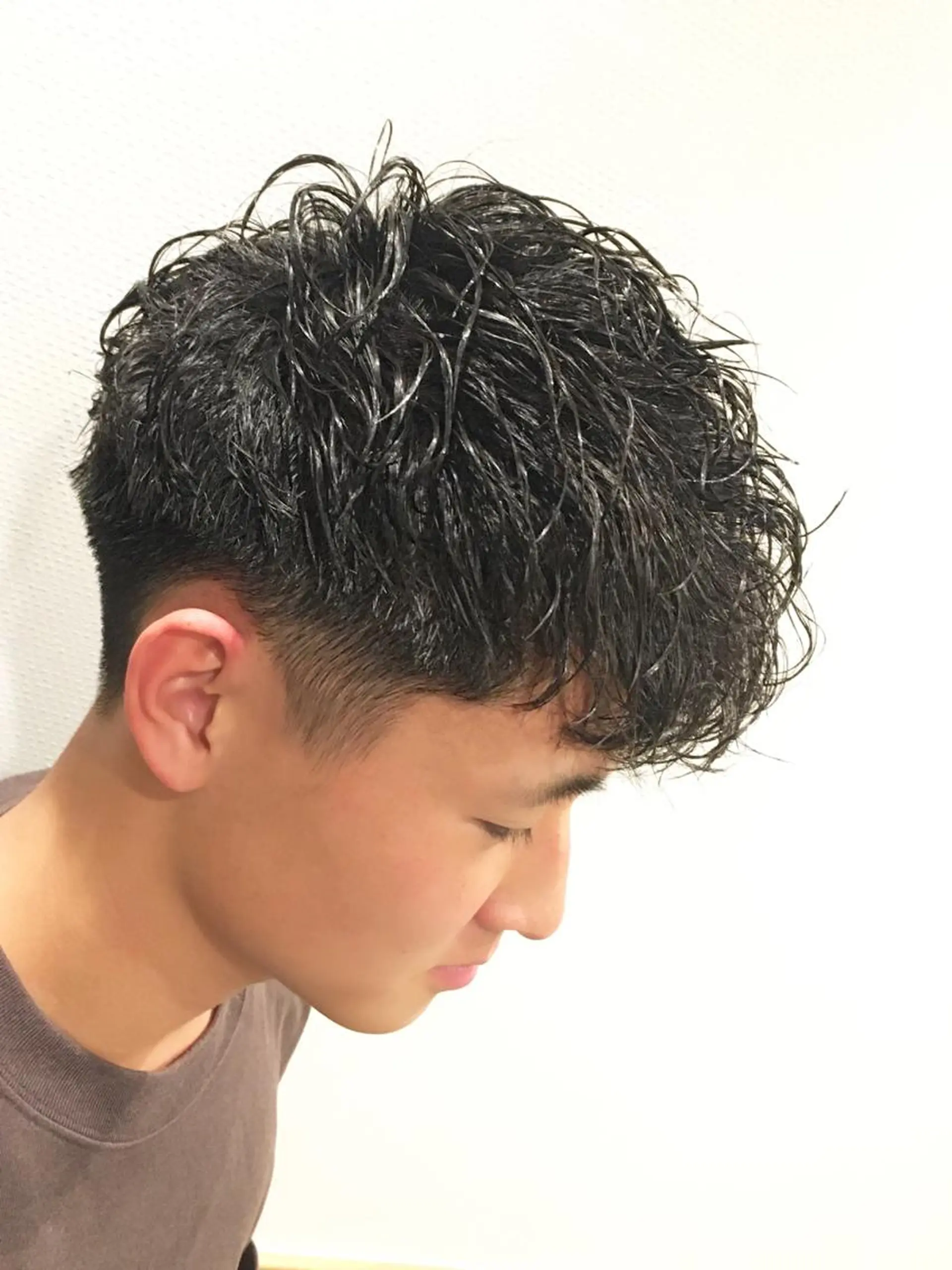 ミディアム パーマ ミディアムパーマ ゼロスバーバーショップ所属・予約1000件超 ✨メンズパーマのヘアスタイル