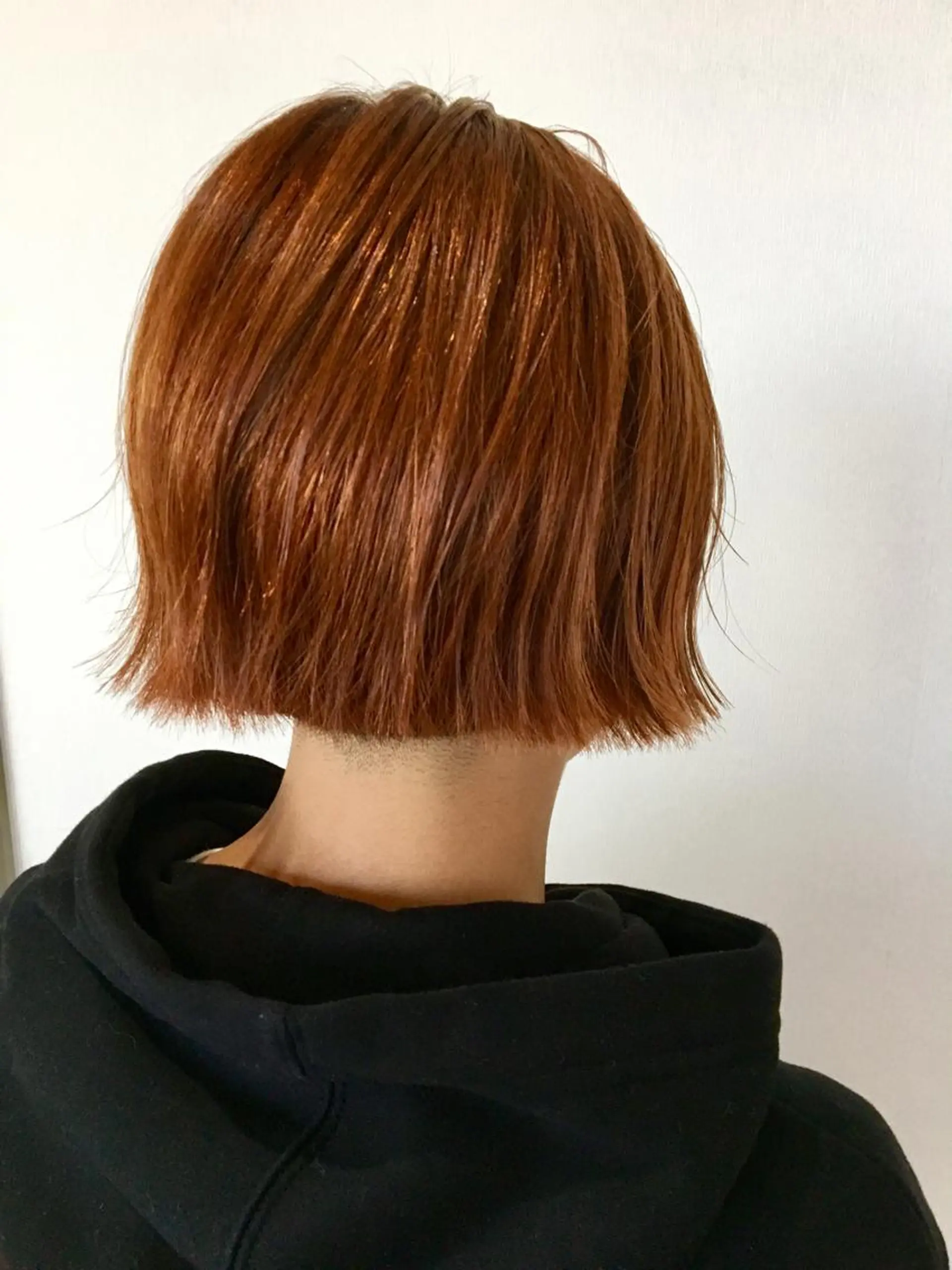 ショート カラー オレンジ 三浦 瑠璃のヘアスタイル