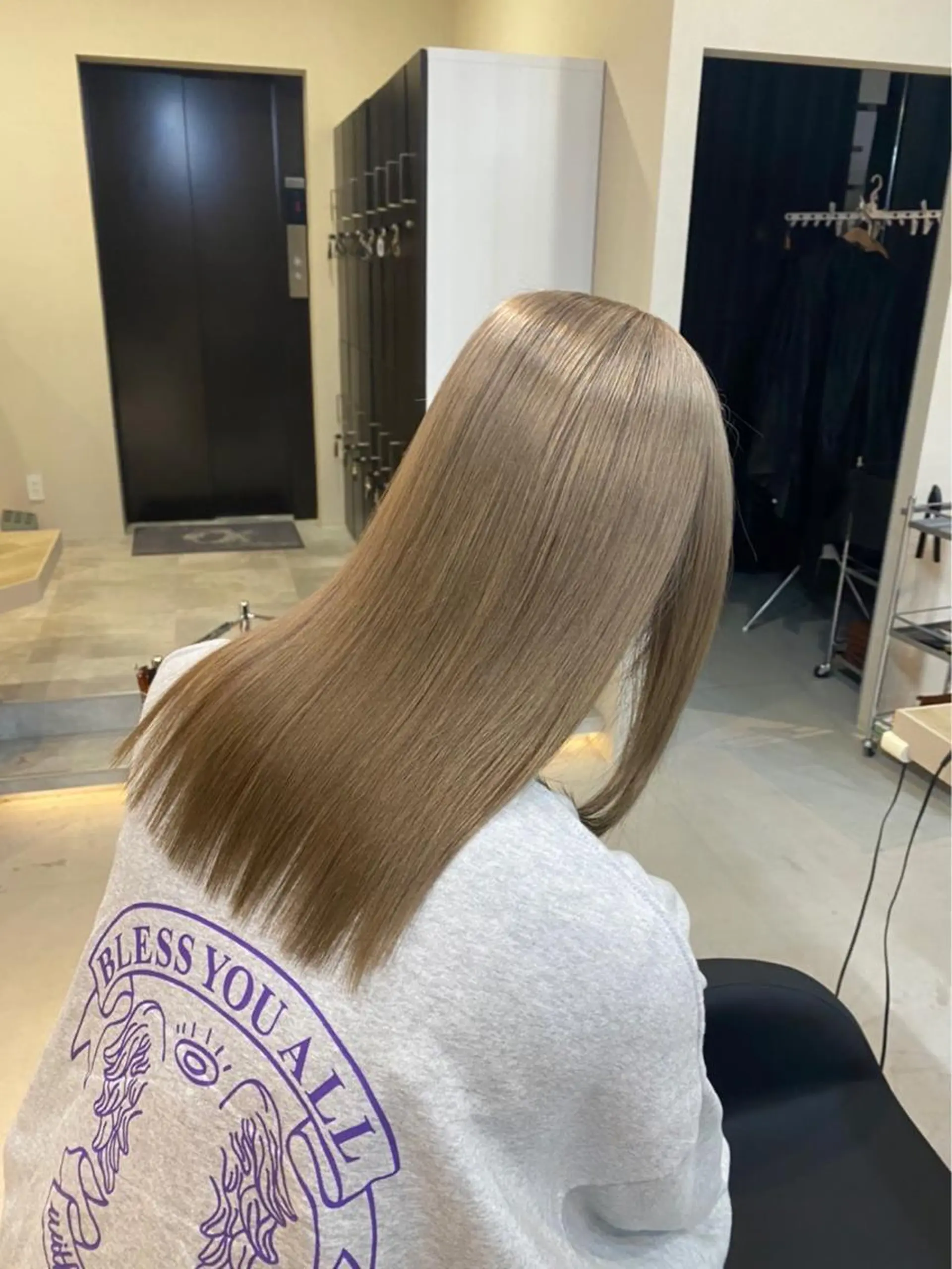 ミディアム カラー アディクシーカラー バレイヤージュ ベージュカラー ブリーチ ケアブリーチ Lia所属・皆木 智晴のヘアスタイル