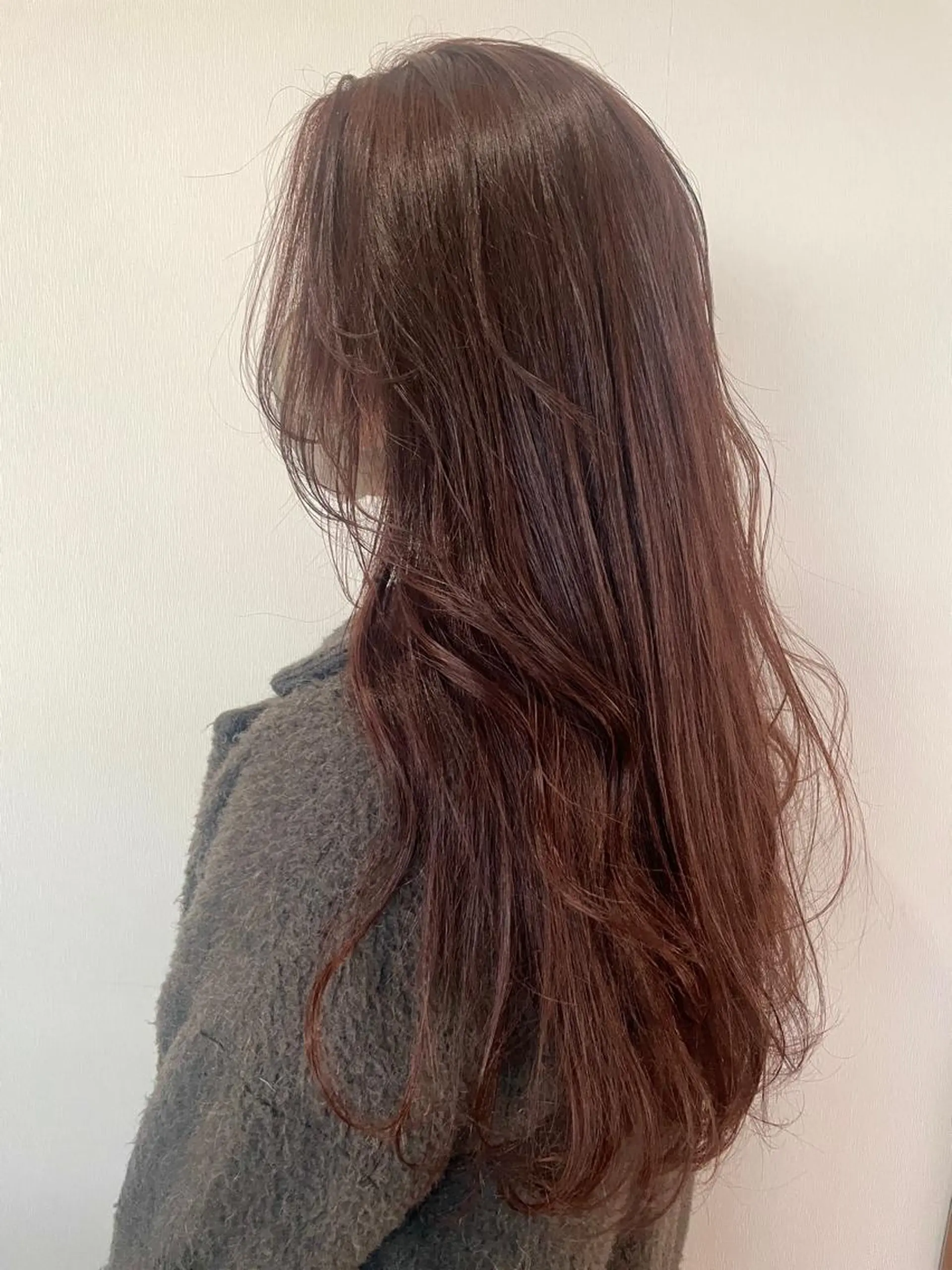 ロング カラー 三浦 瑠璃のヘアスタイル