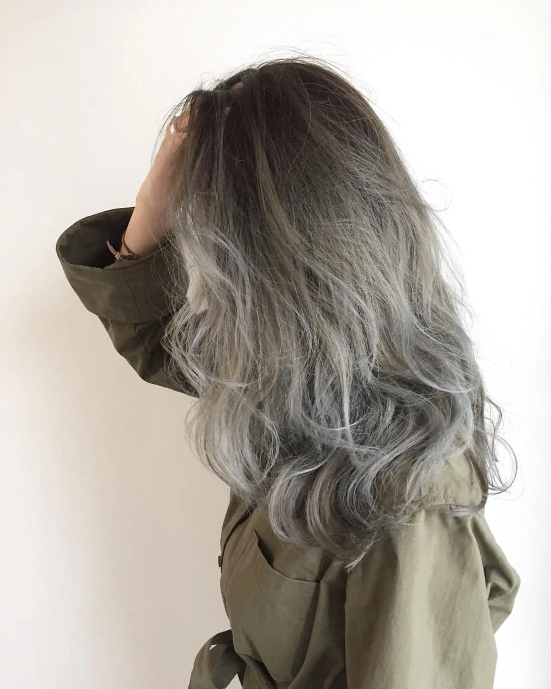 ロング カラー アッシュ グラデーションカラー カット ヘアカラー ヘッドスパ 🌿海外Style・ KOHEIのヘアスタイル