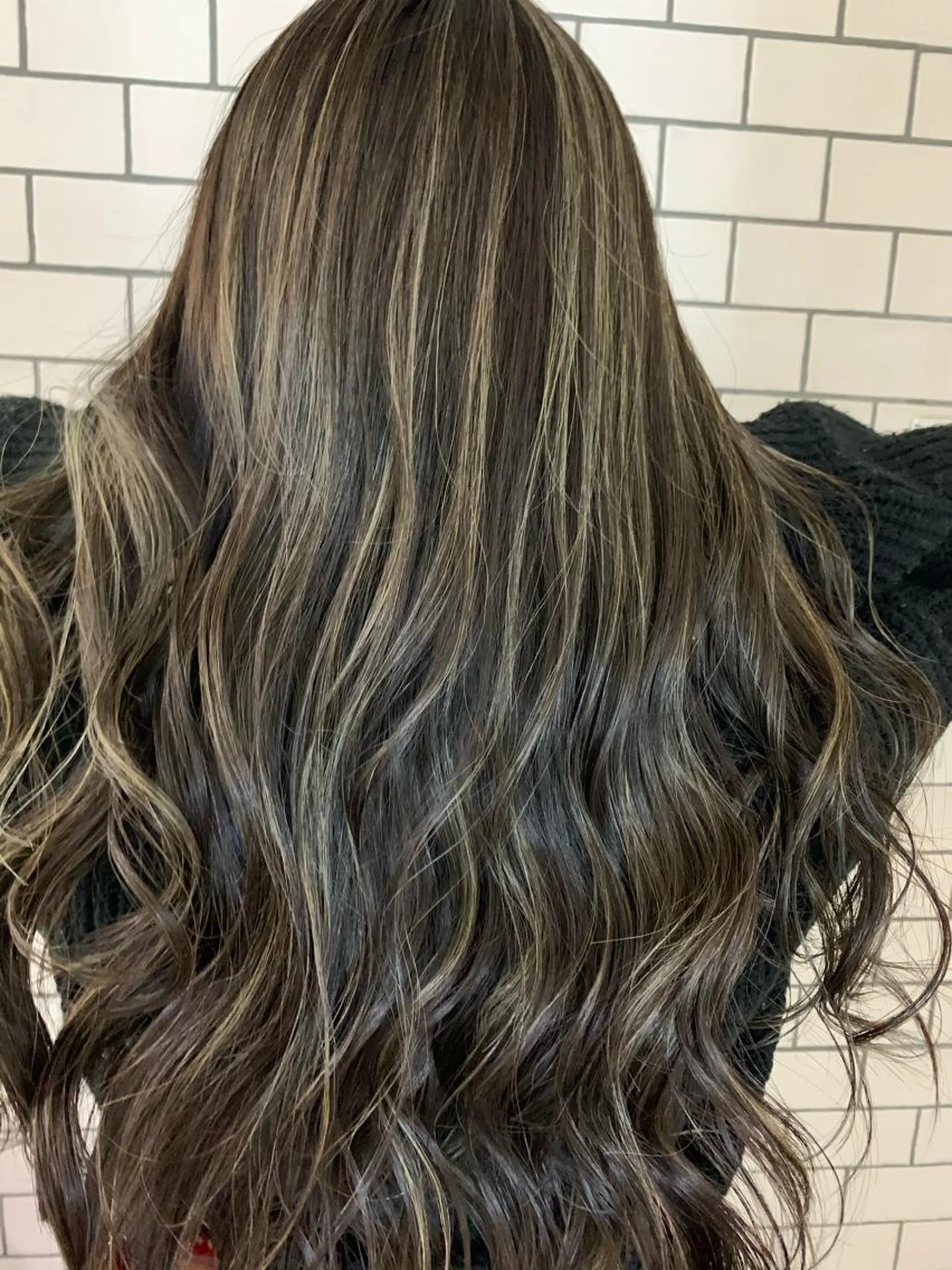 セミロング カラー ヘアアレンジ アッシュ バレイヤージュ ベージュカラー グラデーションカラー ハイライトカラー 指名支持率NO.1 スタイリストのヘアスタイル