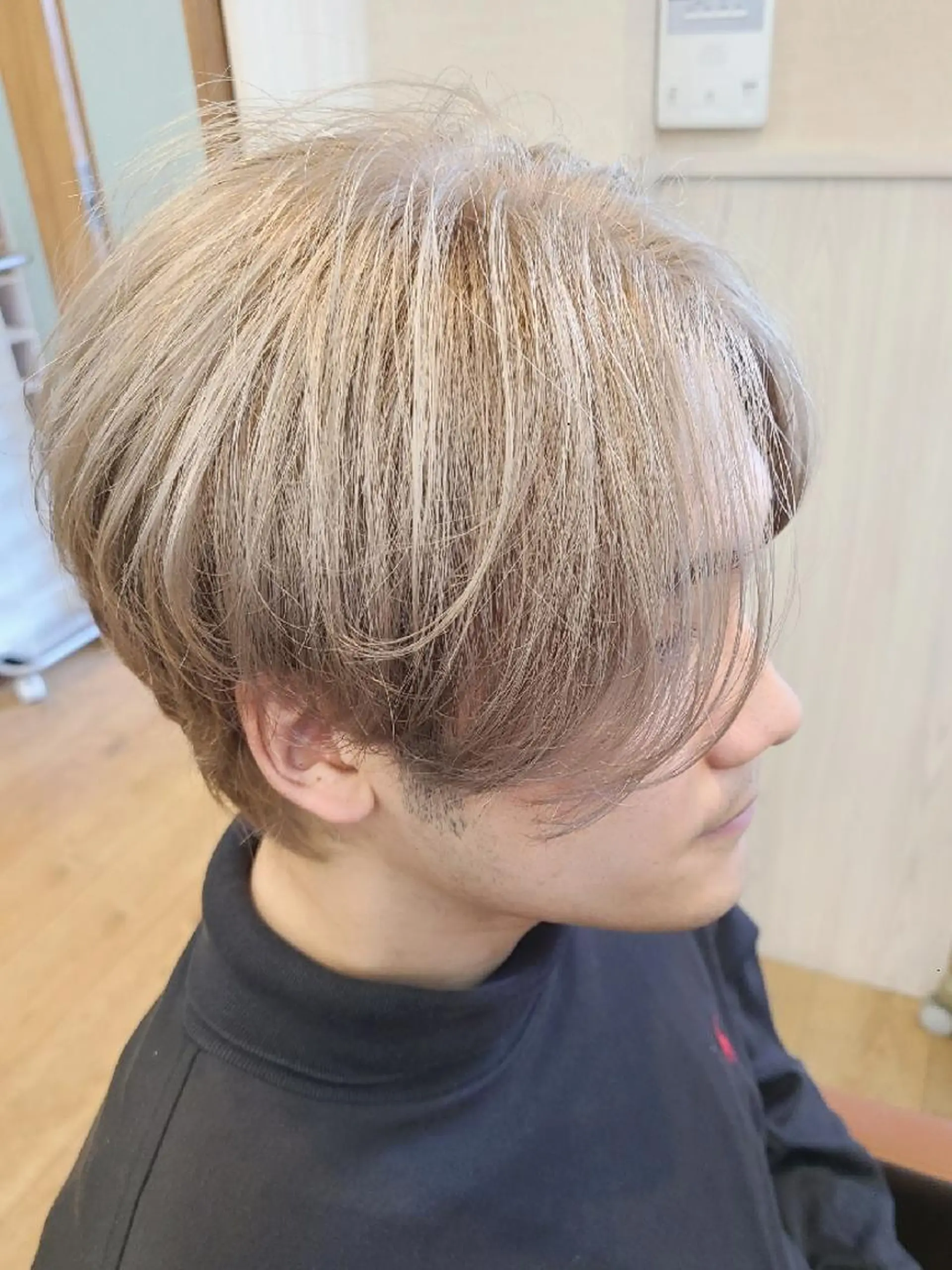 ショート カラー メンズ メンズハイトーン ハイトーンカラー 縮毛矯正 カット ヘアカラー 【ネウィ天王寺 】seiyaのヘアスタイル