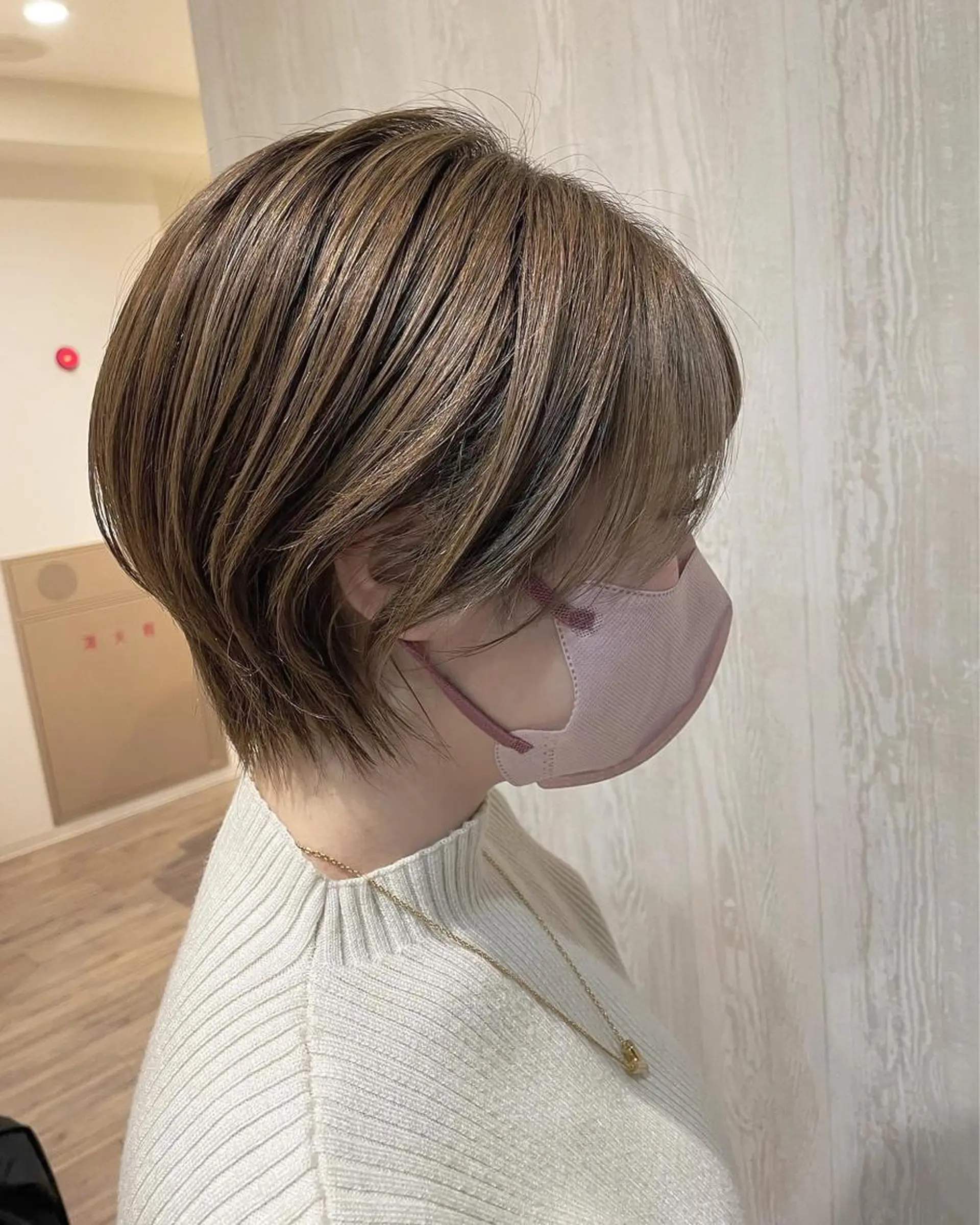 ショート カラー アッシュ ベージュカラー 透明感カラー 外国人風カラー レイヤーカット カット ヘアカラー トリートメント 河合秀明/ショート /ボブ/レイヤーのヘアスタイル