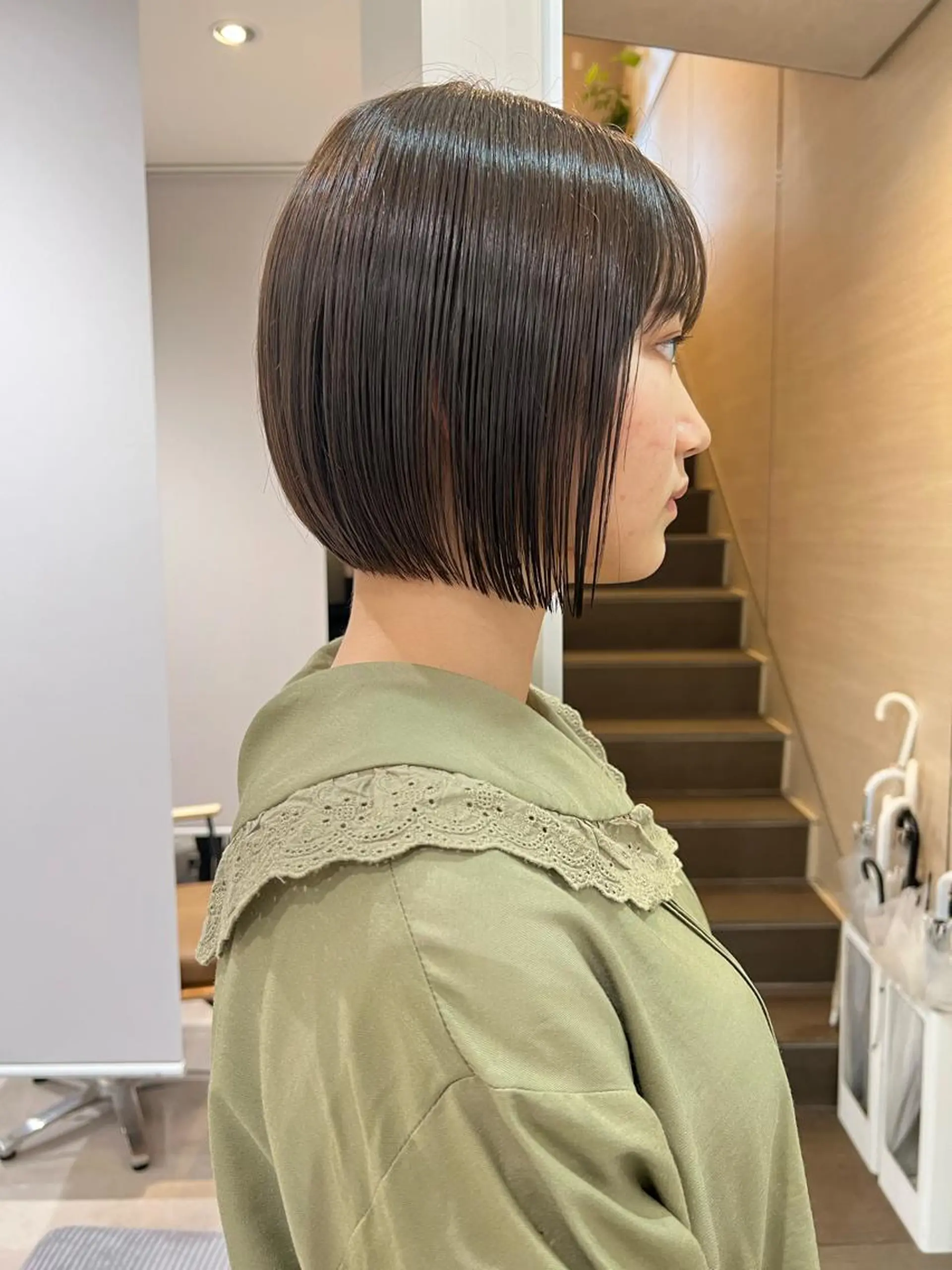 ショート ボブ 顔まわりカラー特化 赤津百合絵のヘアスタイル