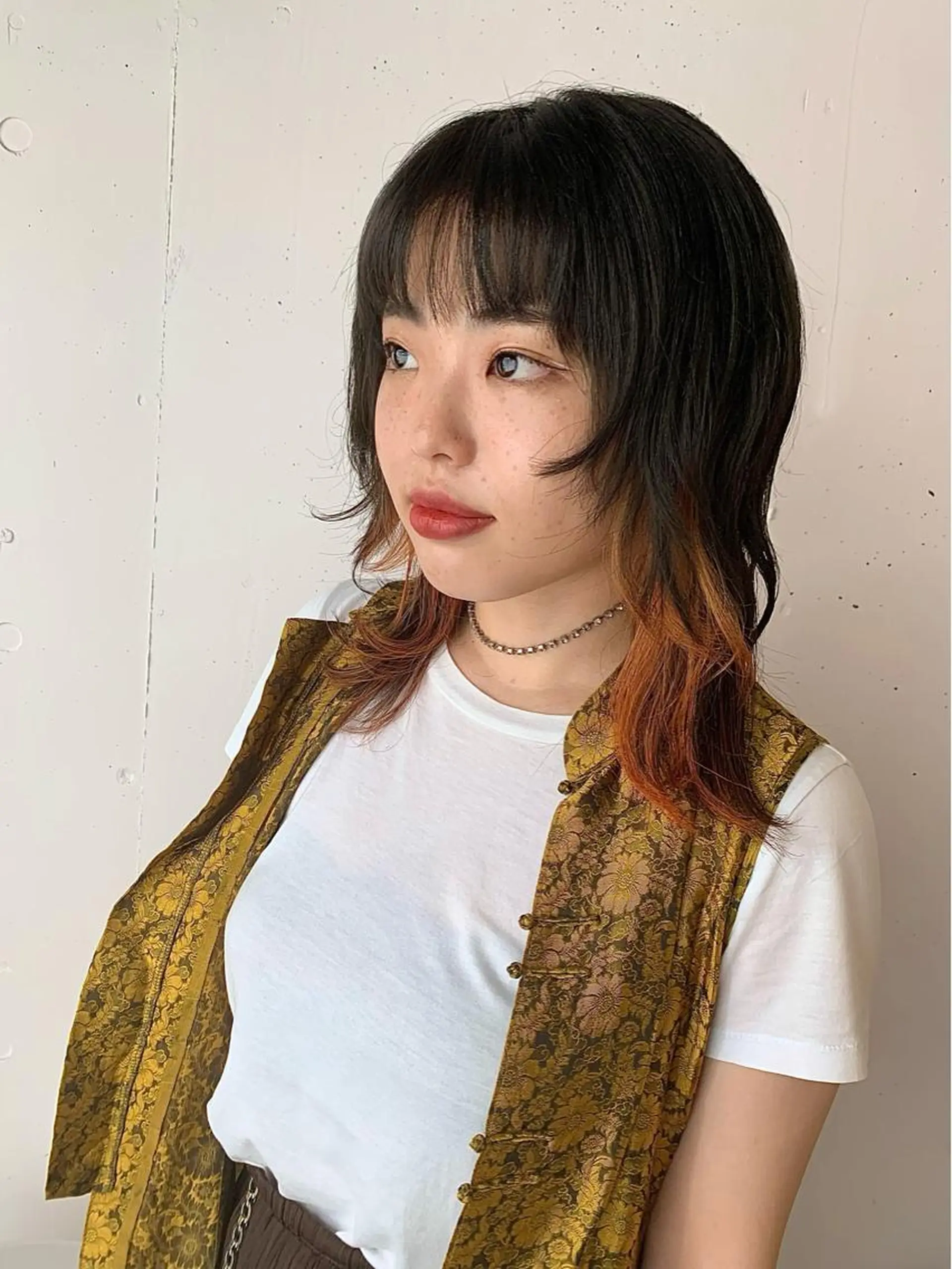 ミディアム カラー イヤリングカラー インナーカラー オレンジ カット ヘアカラー トリートメント ally hairsalon所属・Emi .のヘアスタイル