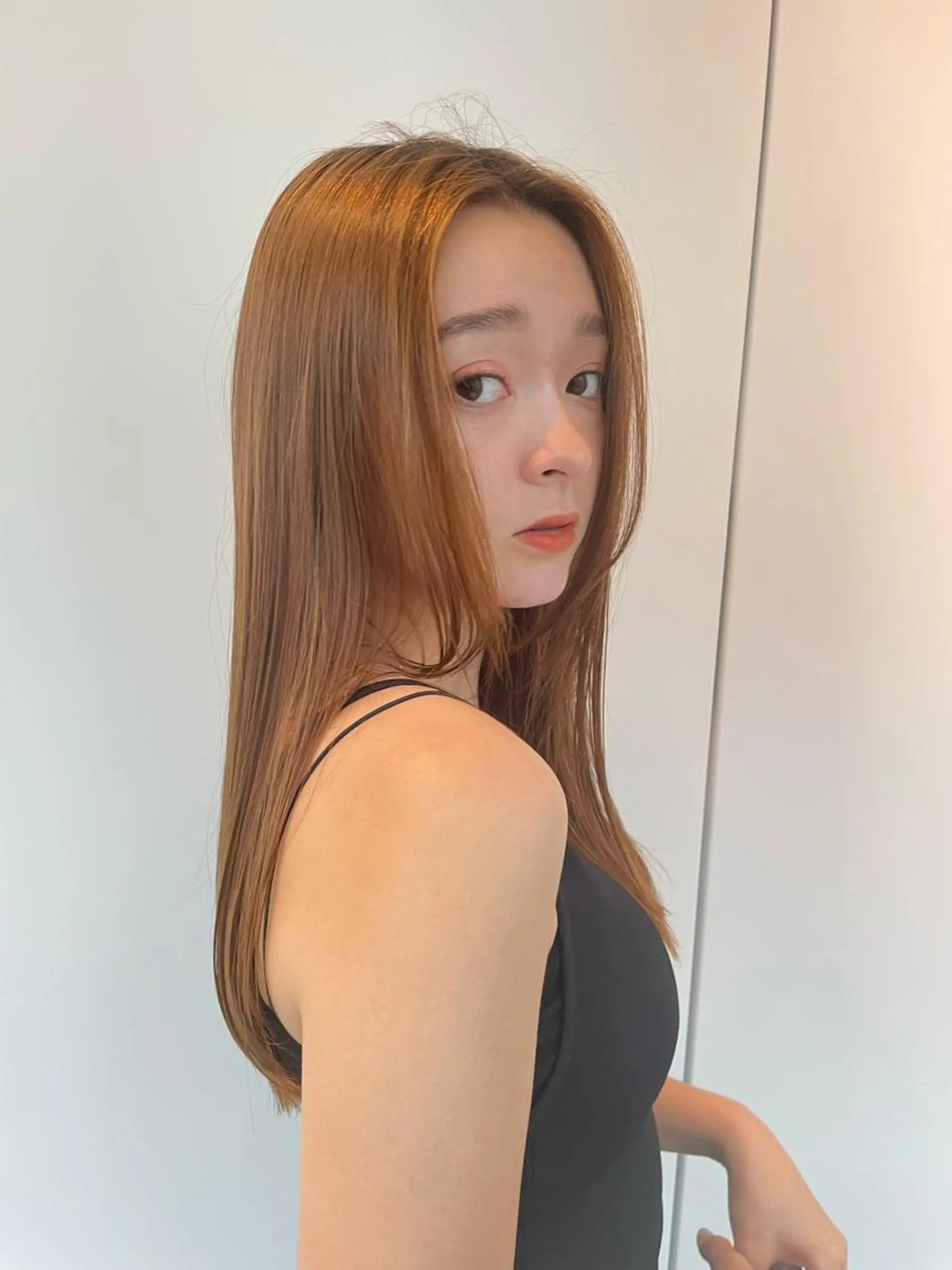 セミロング KURO/韓国ヘア /レイヤーカットのヘアスタイル