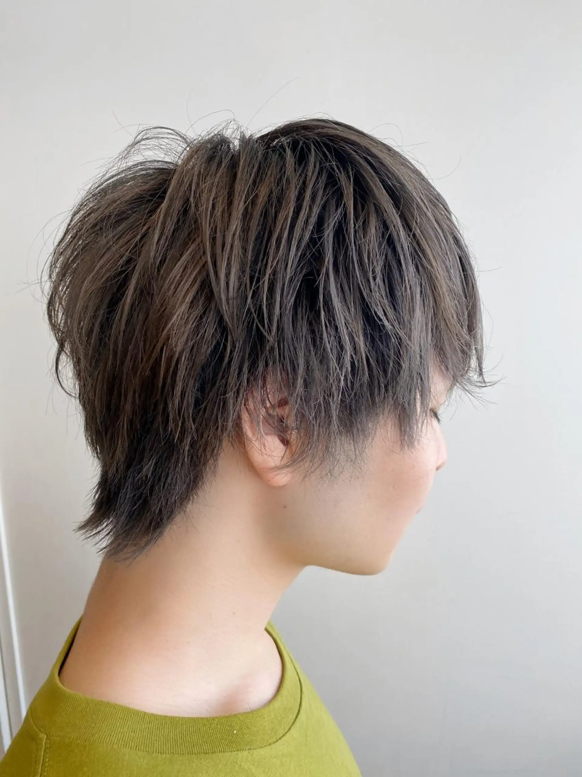 ショート カラー メンズ メンズウルフカット アッシュ ベージュカラー レイヤーカット ウルフカット salowin渋谷kitaya park前所属・RIKA韓国ヘア/く びれヘア/上品カラーのヘアスタイル