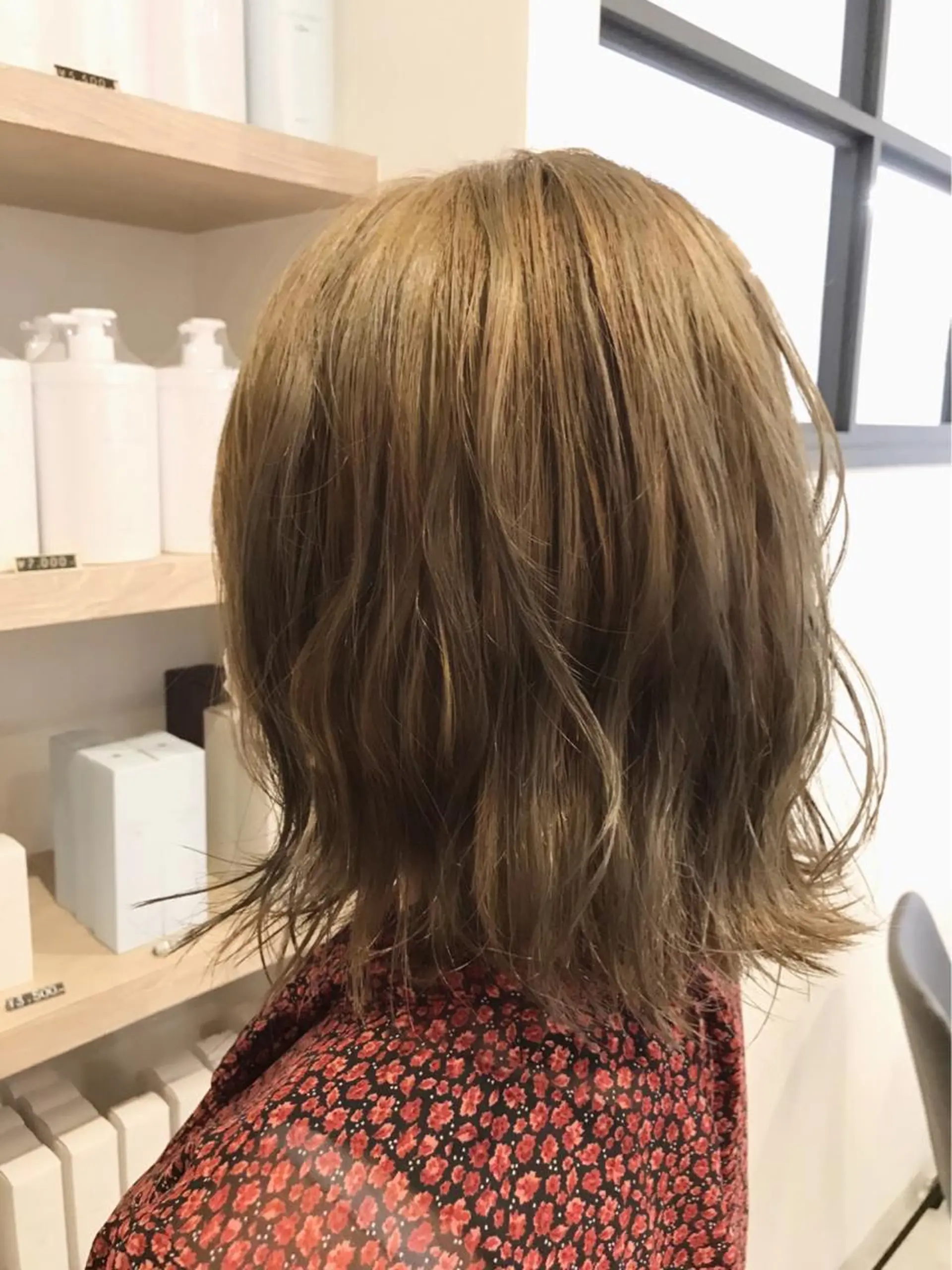 ショート カラー ブリーチ グレージュ 由比藤理子 ブリーチカラー🌈のヘアスタイル