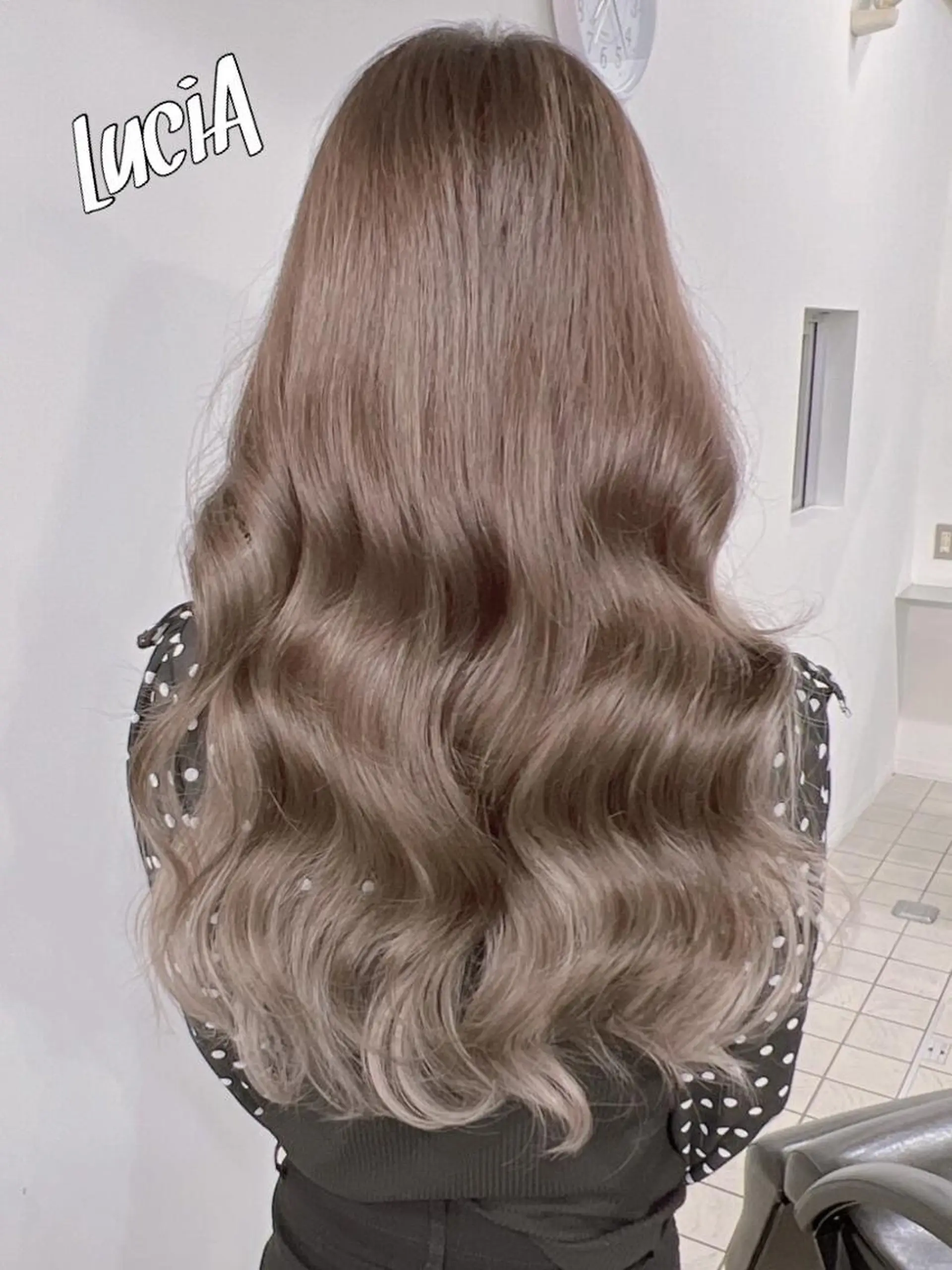 カラー ロング エクステ LuciA\5900のヘアスタイル