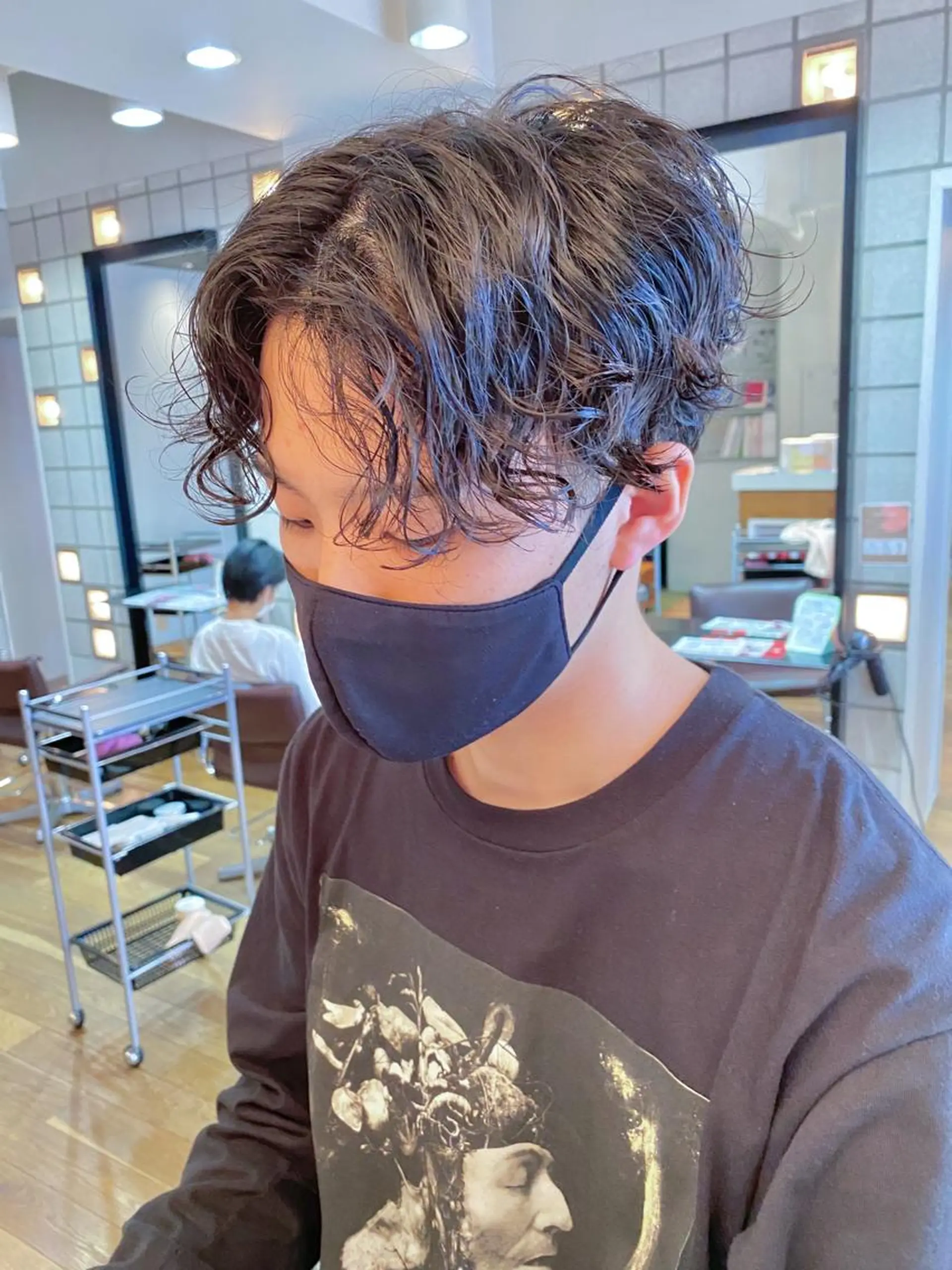 パーマ メンズ センターパート メンズパーマ スパイラルパーマ メンズパーマ/フェ ザーパーマ/古川晴輝のヘアスタイル