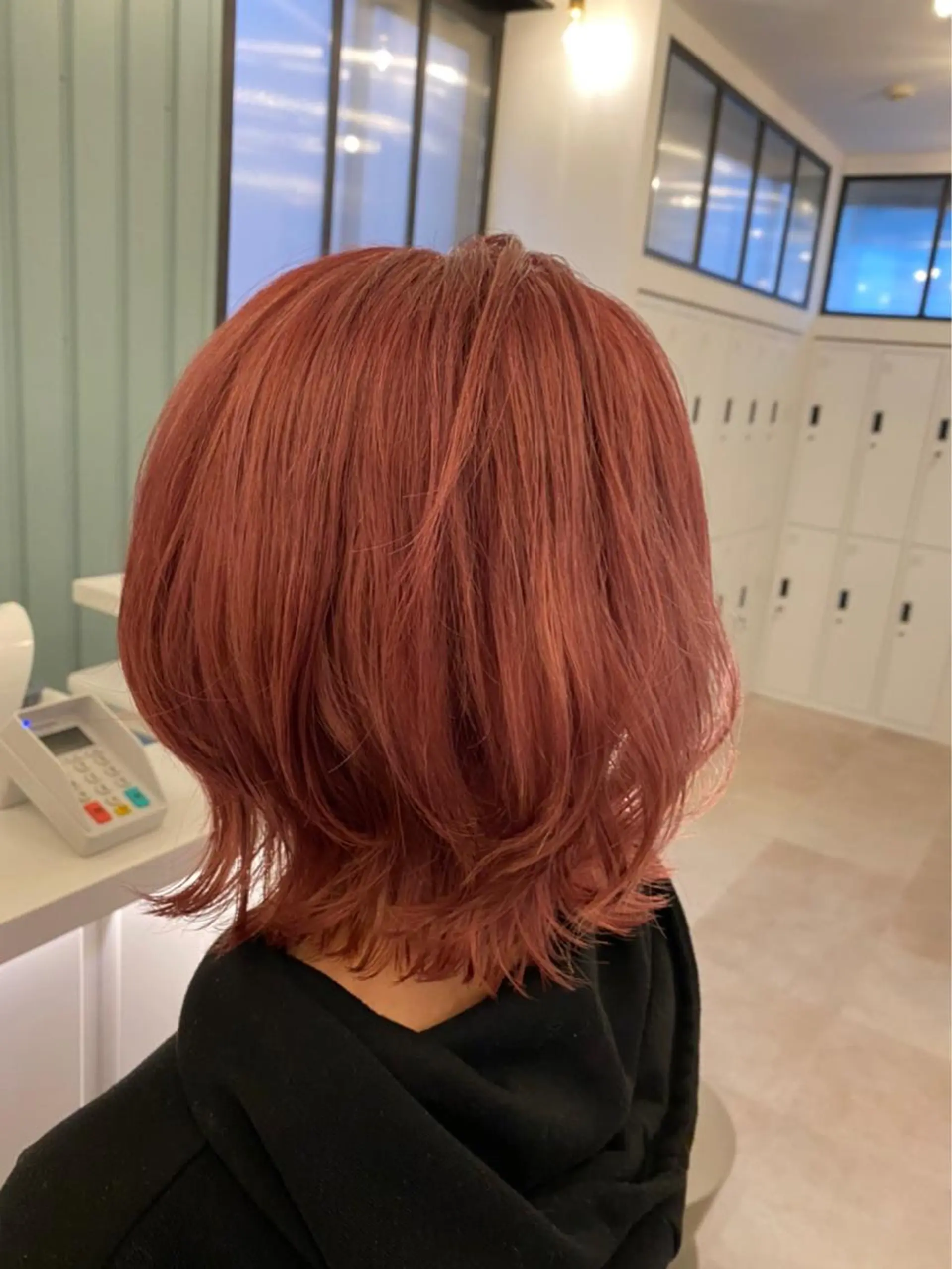 ミディアム カラー Emerge 新宿東口店所属・堀山 佳奈のヘアスタイル