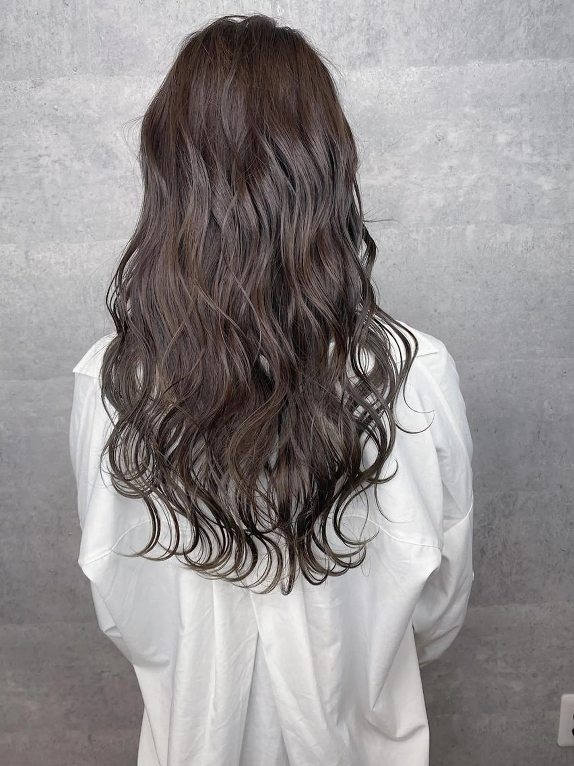 ロング カラー _WHITE 天王寺のヘアスタイル