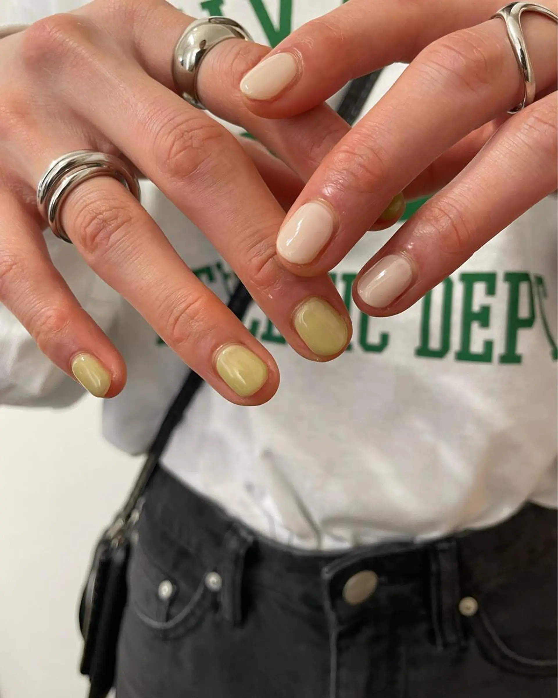 ネイル ハンドネイル フットネイル kiii.__ ✴︎*のネイルデザイン