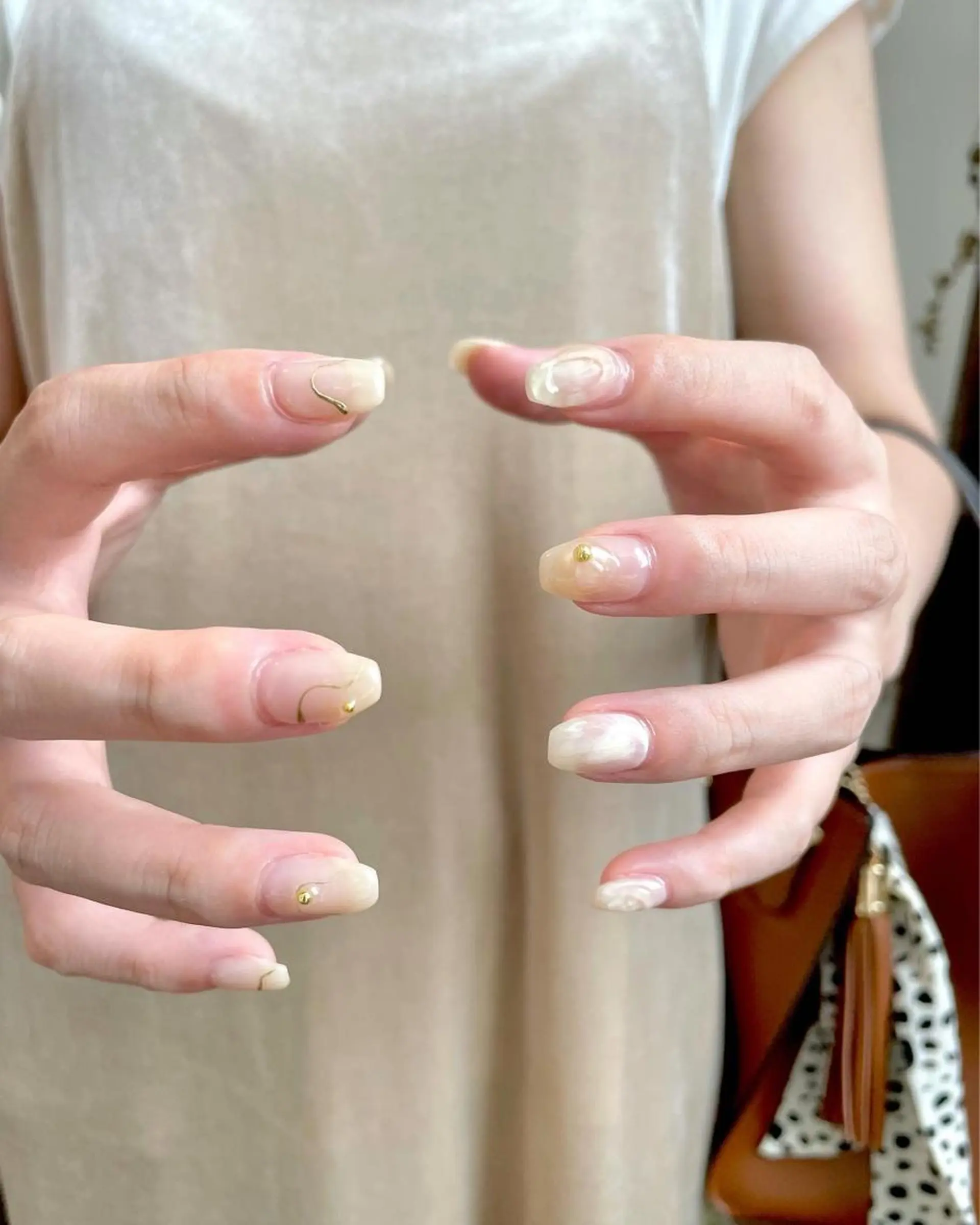 ネイル フットネイル ジェルネイル ゴールド 韓国ネイル マグネットネイル ハンドネイル フットネイル 甲府市徳行 🧸prunelleのネイルデザイン