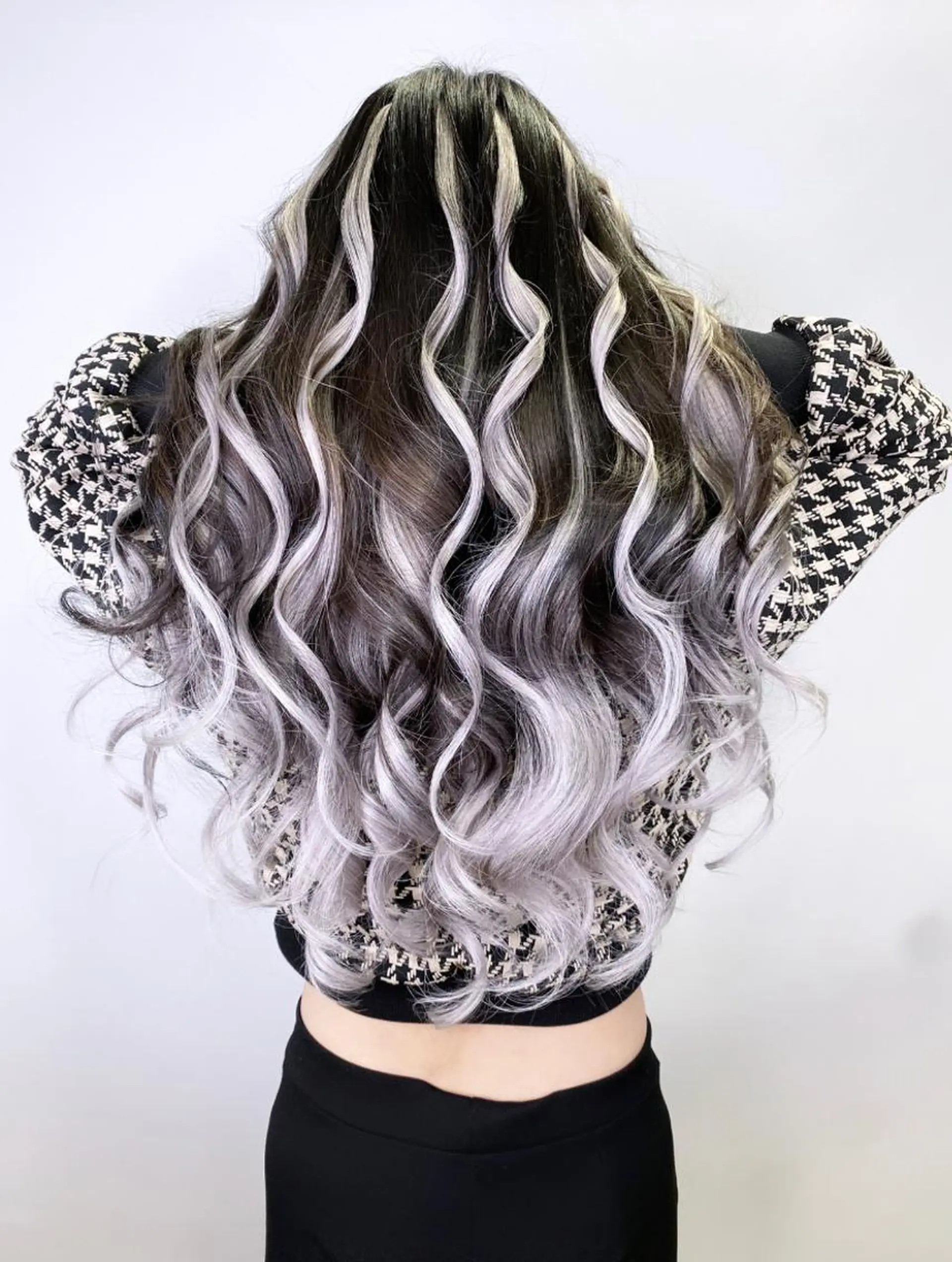 セミロング 💎馴染むエクステ ×カラーTOMO💎のヘアスタイル