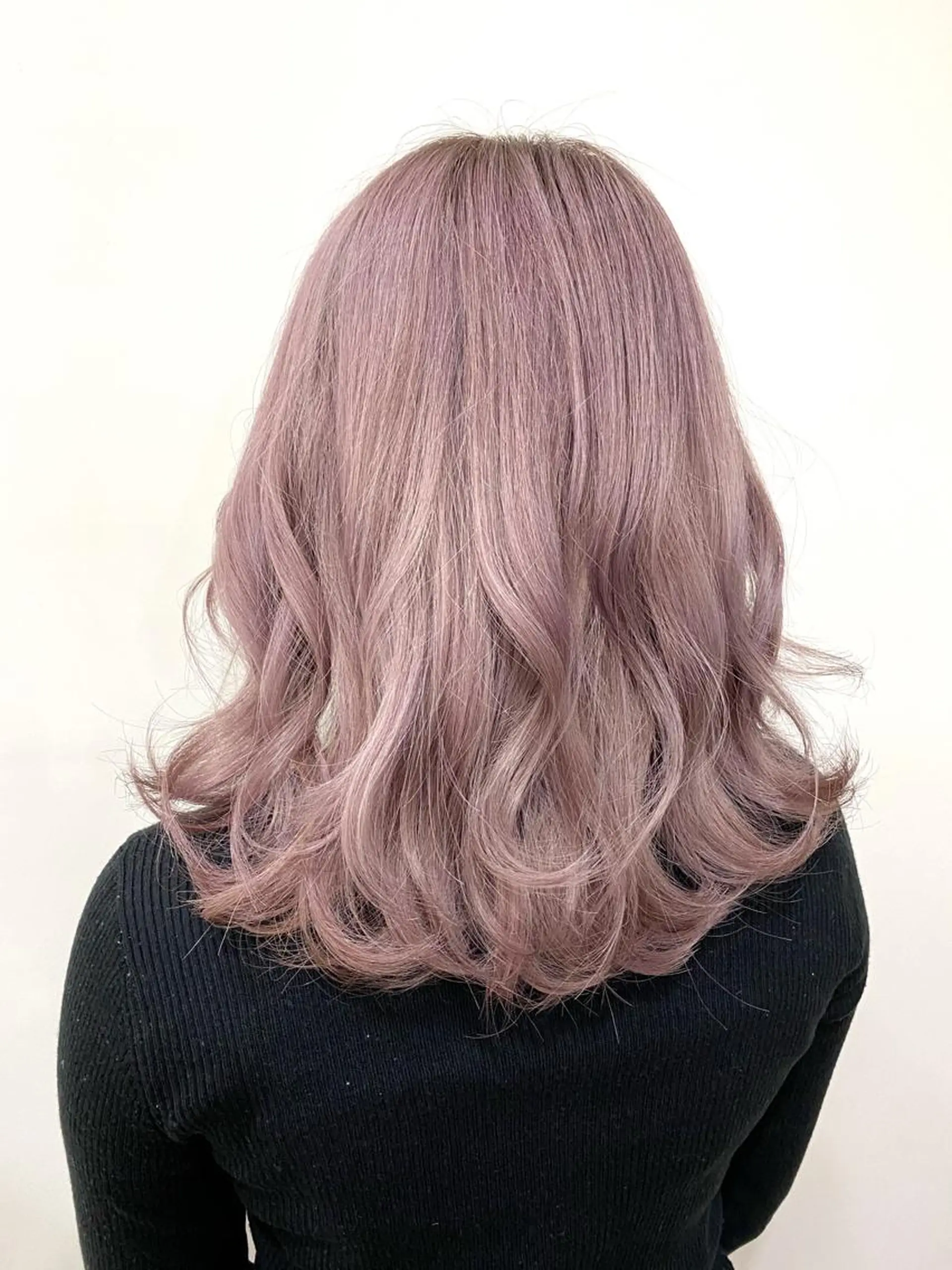 セミロング カラー ヘアカラー トリートメント 服部 樹季のヘアスタイル