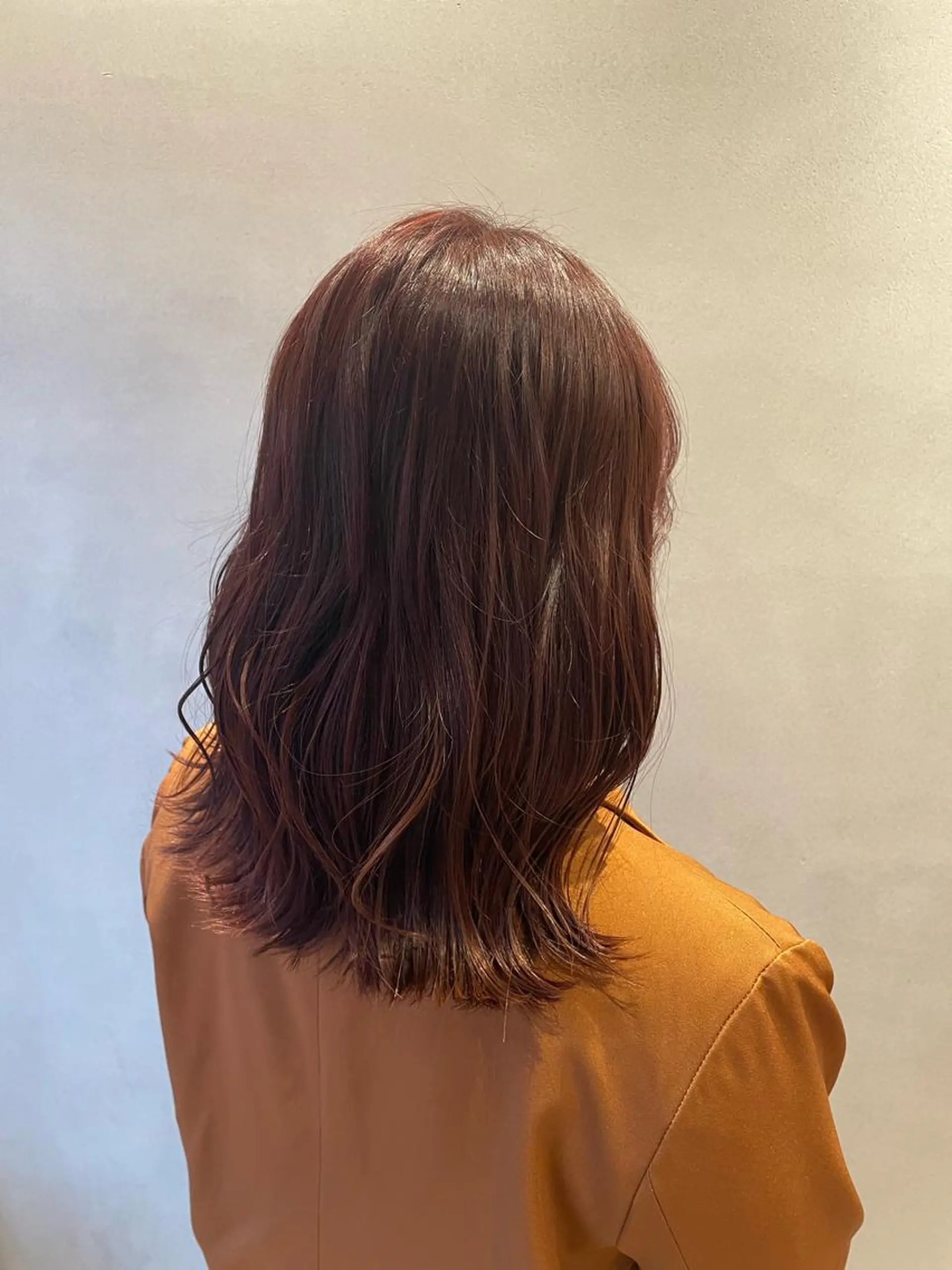 ミディアム カラー ブリーチ ブラウンカラー ブリーチなしカラー ピンクカラー ピンクブラウン 森 遥菜のヘアスタイル