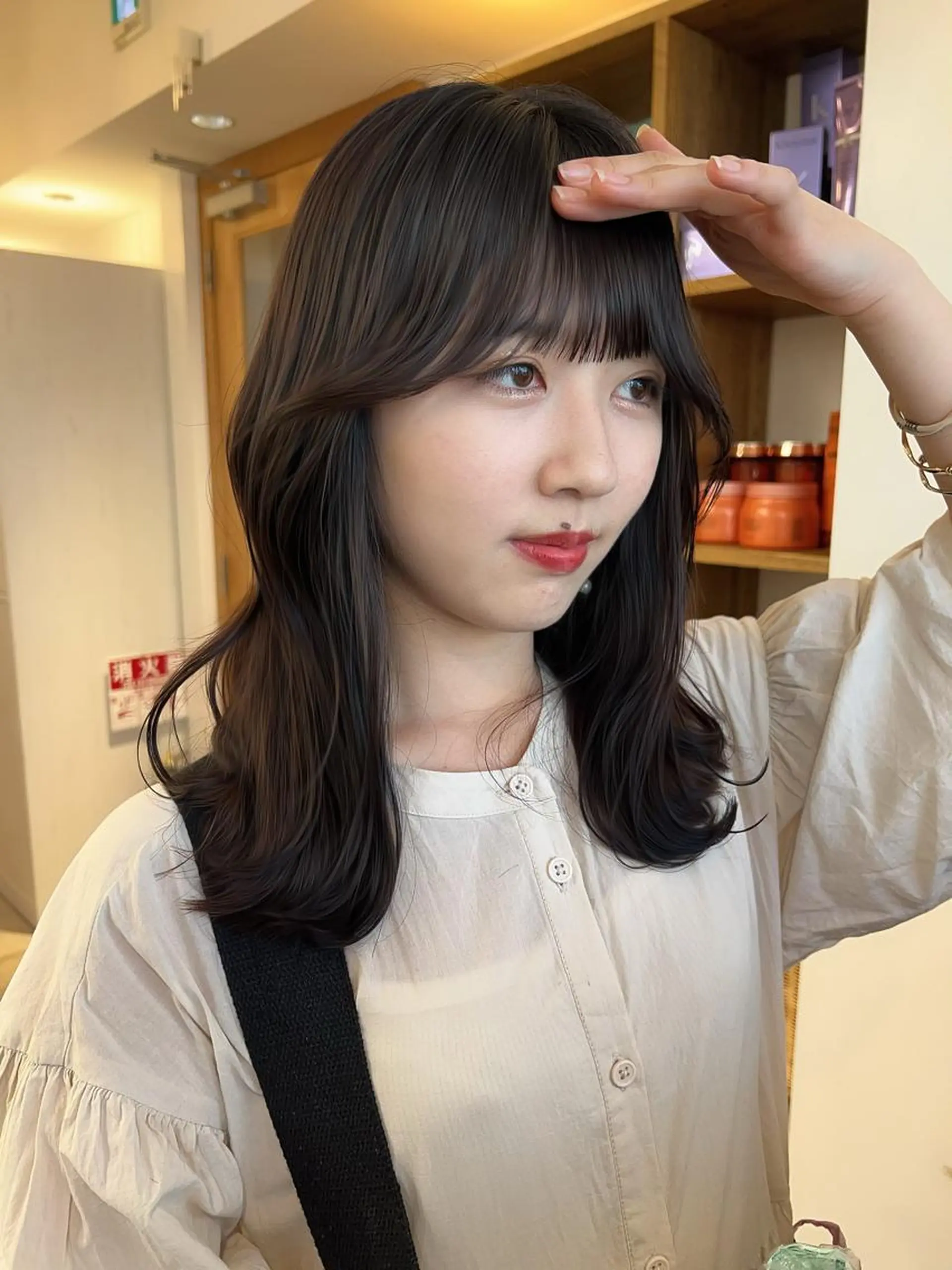 ミディアム 縮毛矯正、髪質改善 肘以上無料のヘアスタイル