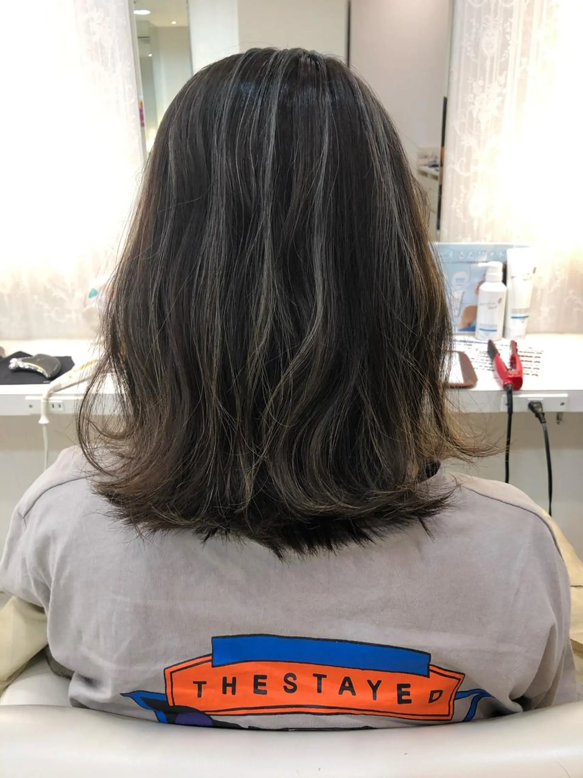 ミディアム カラー ハイライトカラー ハイライト ヘアカラー rebo茅ヶ崎所属・神田 澪史のヘアスタイル